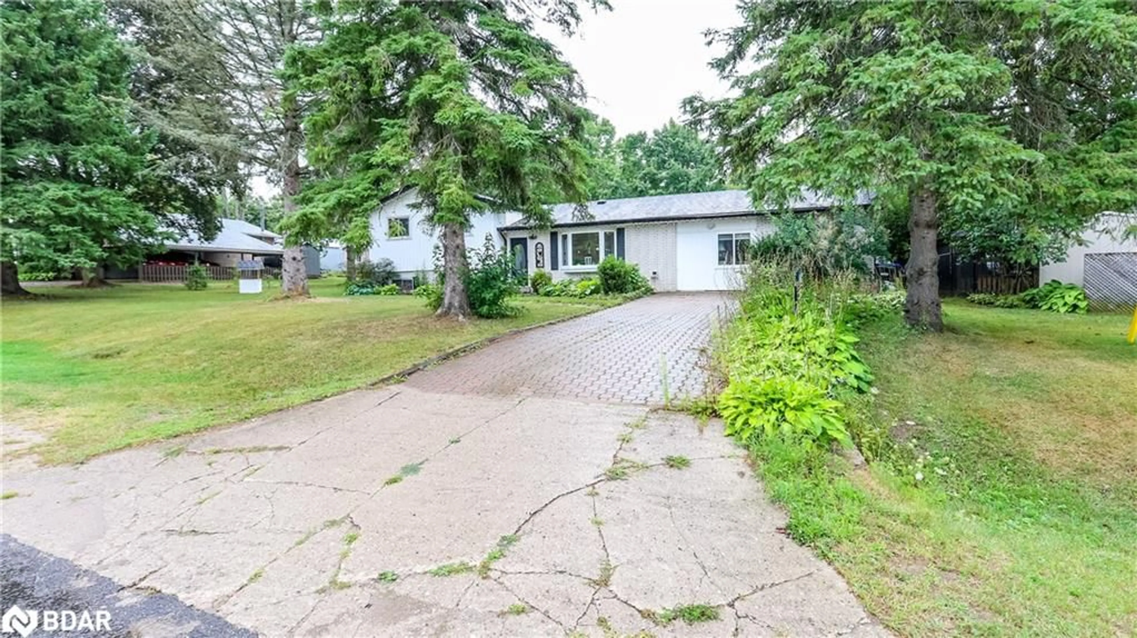 Patio, street for 14 Conder Dr, Coldwater Ontario L0K 1E0