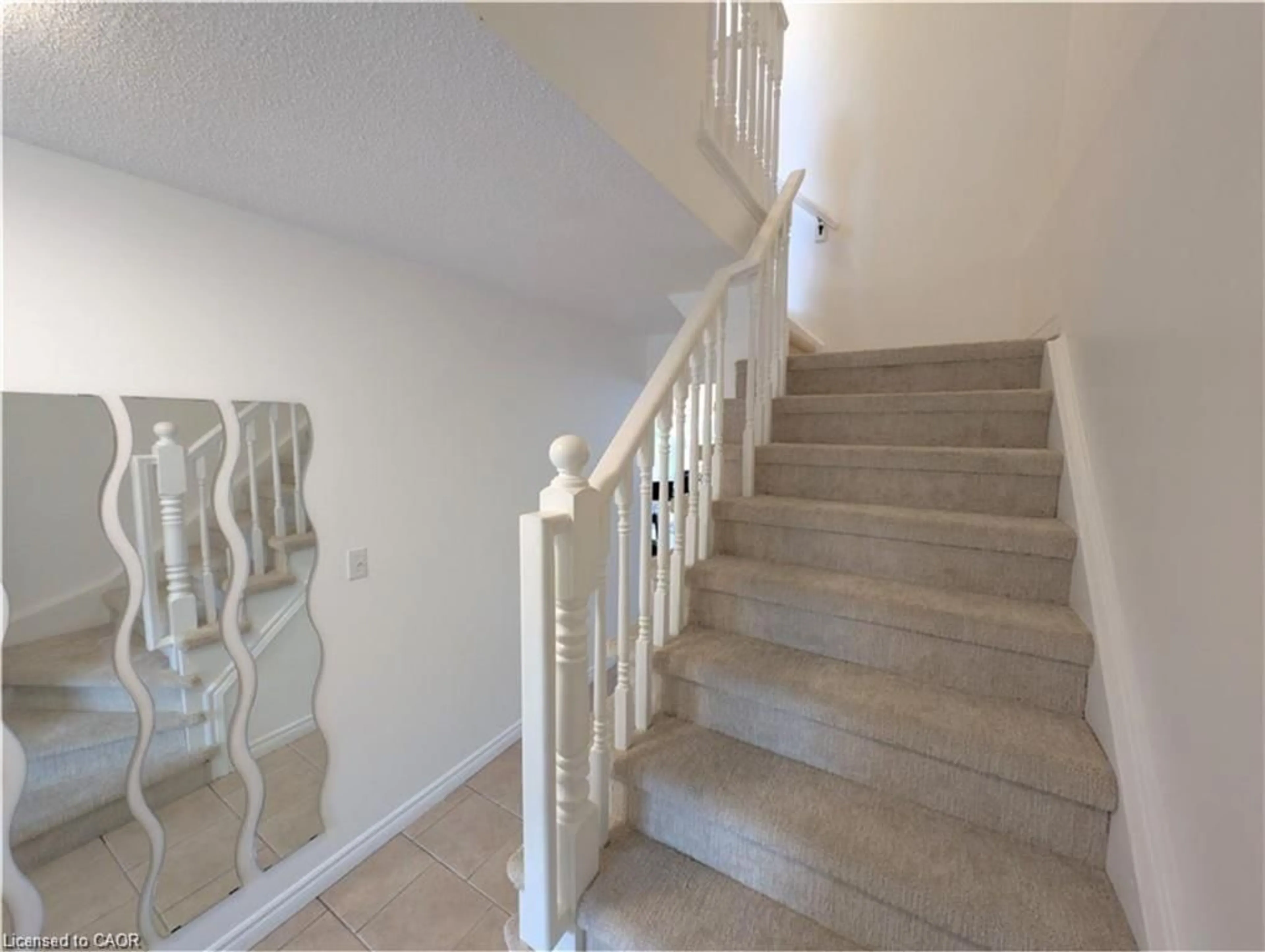 Stairs for 39 Pinewoods Dr #5, Stoney Creek Ontario L8J 3Z3