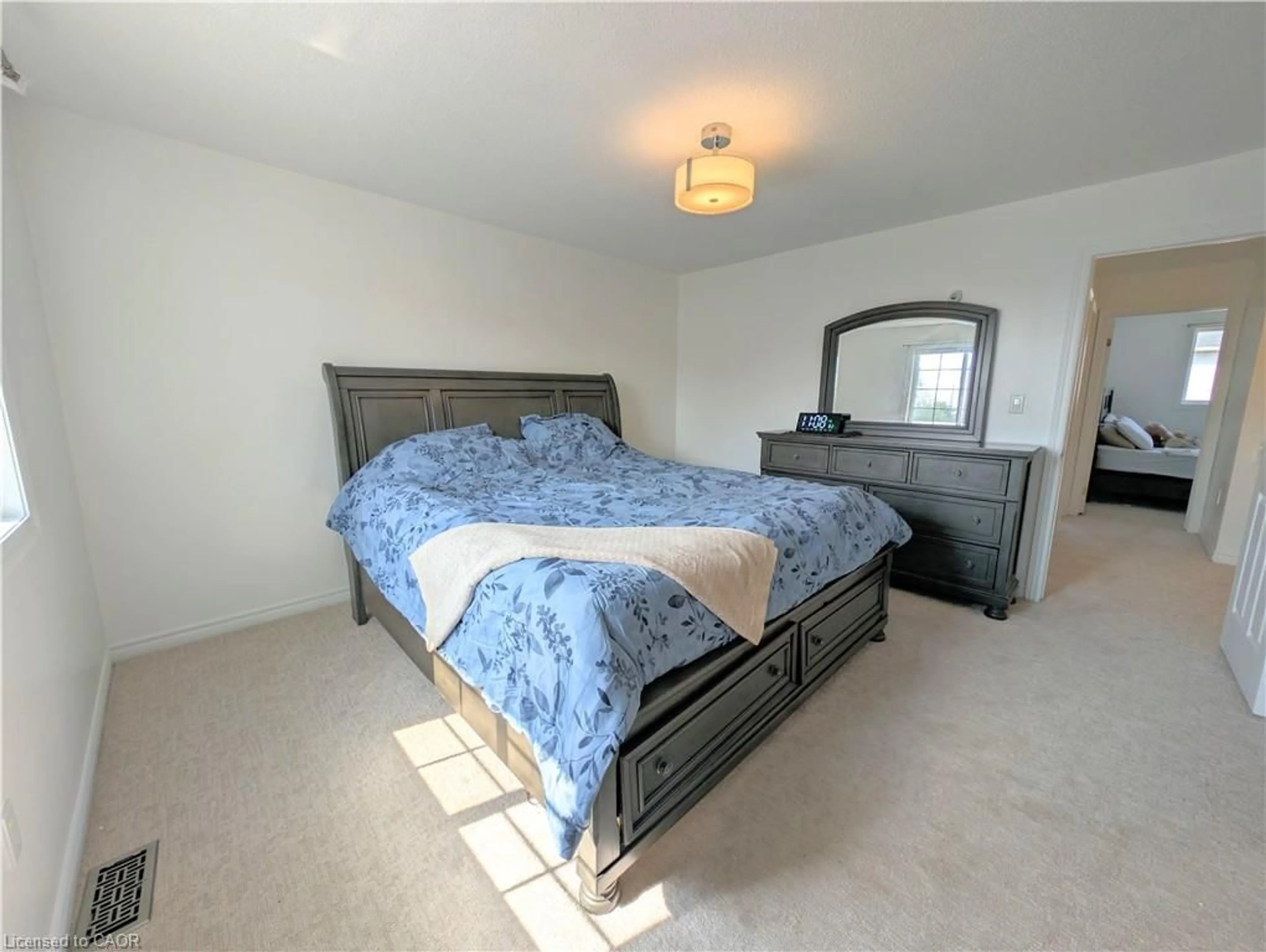 A pic of a room for 39 Pinewoods Dr #5, Stoney Creek Ontario L8J 3Z3