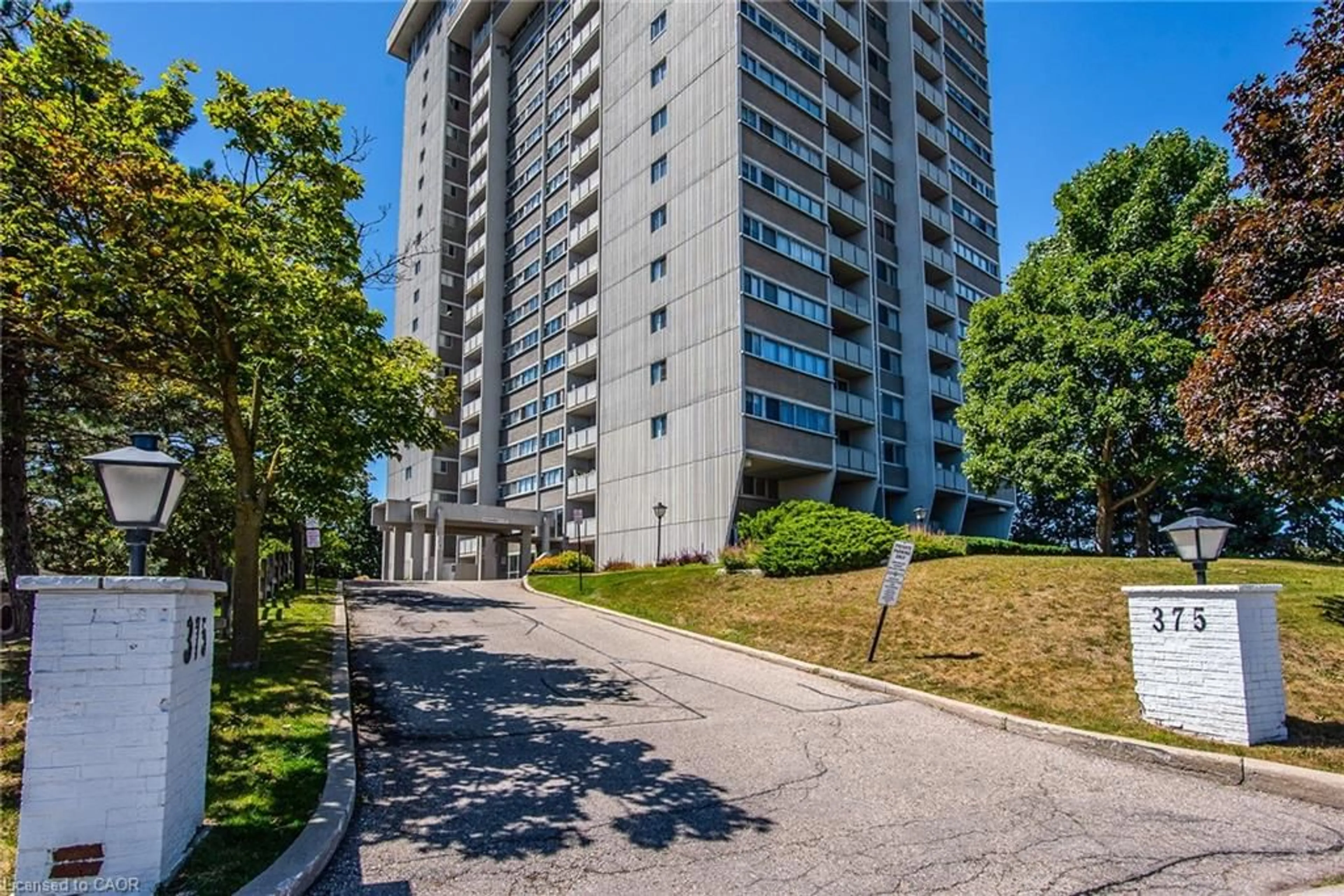 A pic from outside/outdoor area/front of a property/back of a property/a pic from drone, unknown for 375 King St #306, Waterloo Ontario N2J 4L6