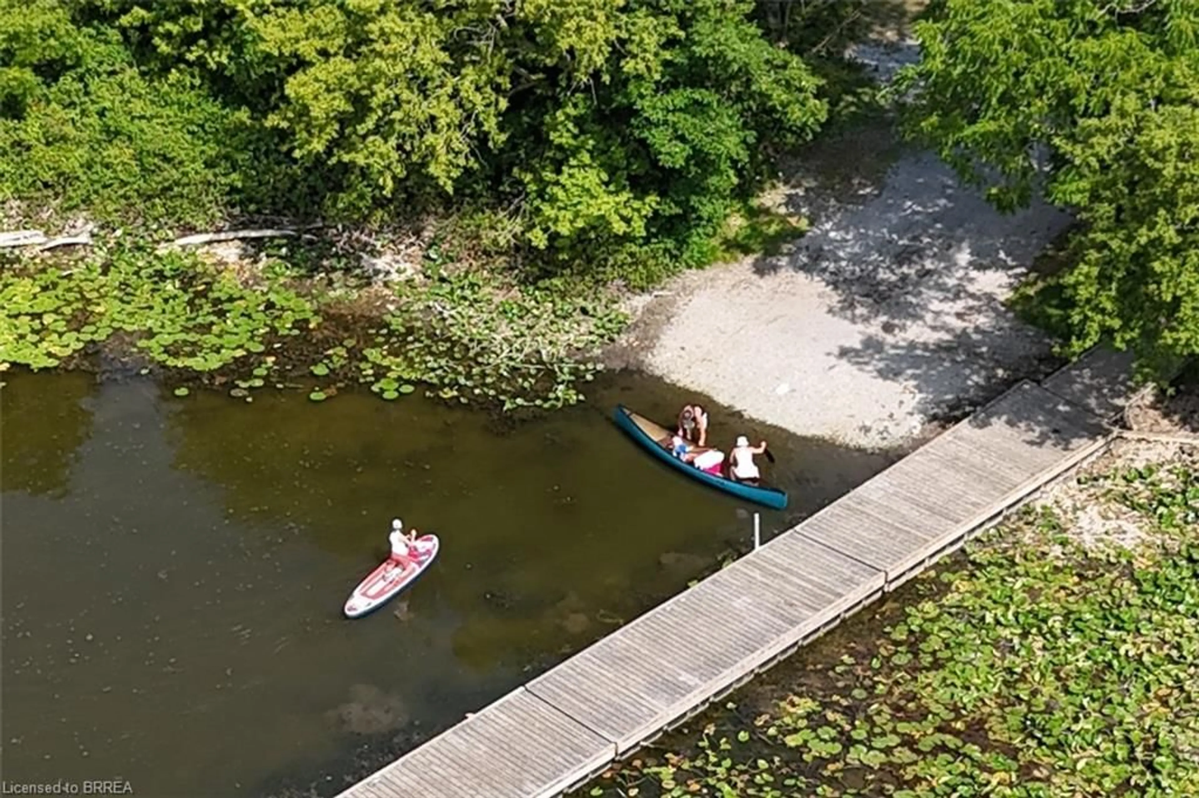 A pic from outside/outdoor area/front of a property/back of a property/a pic from drone, water/lake/river/ocean view for 138 St. James St, Waterford Ontario N0E 1Y0