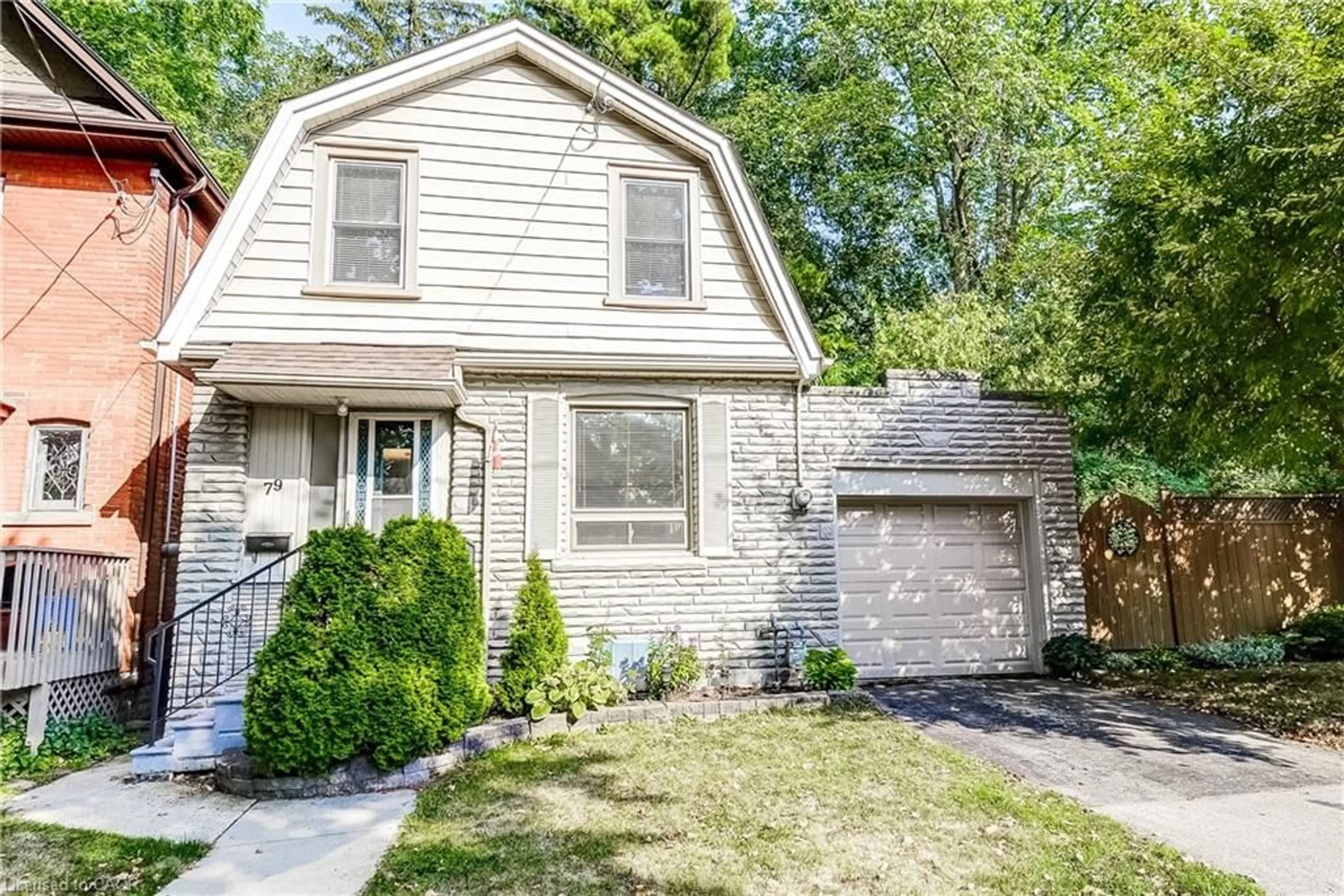 Home with brick exterior material, street for 79 Mountain Ave, Hamilton Ontario L8P 4G3