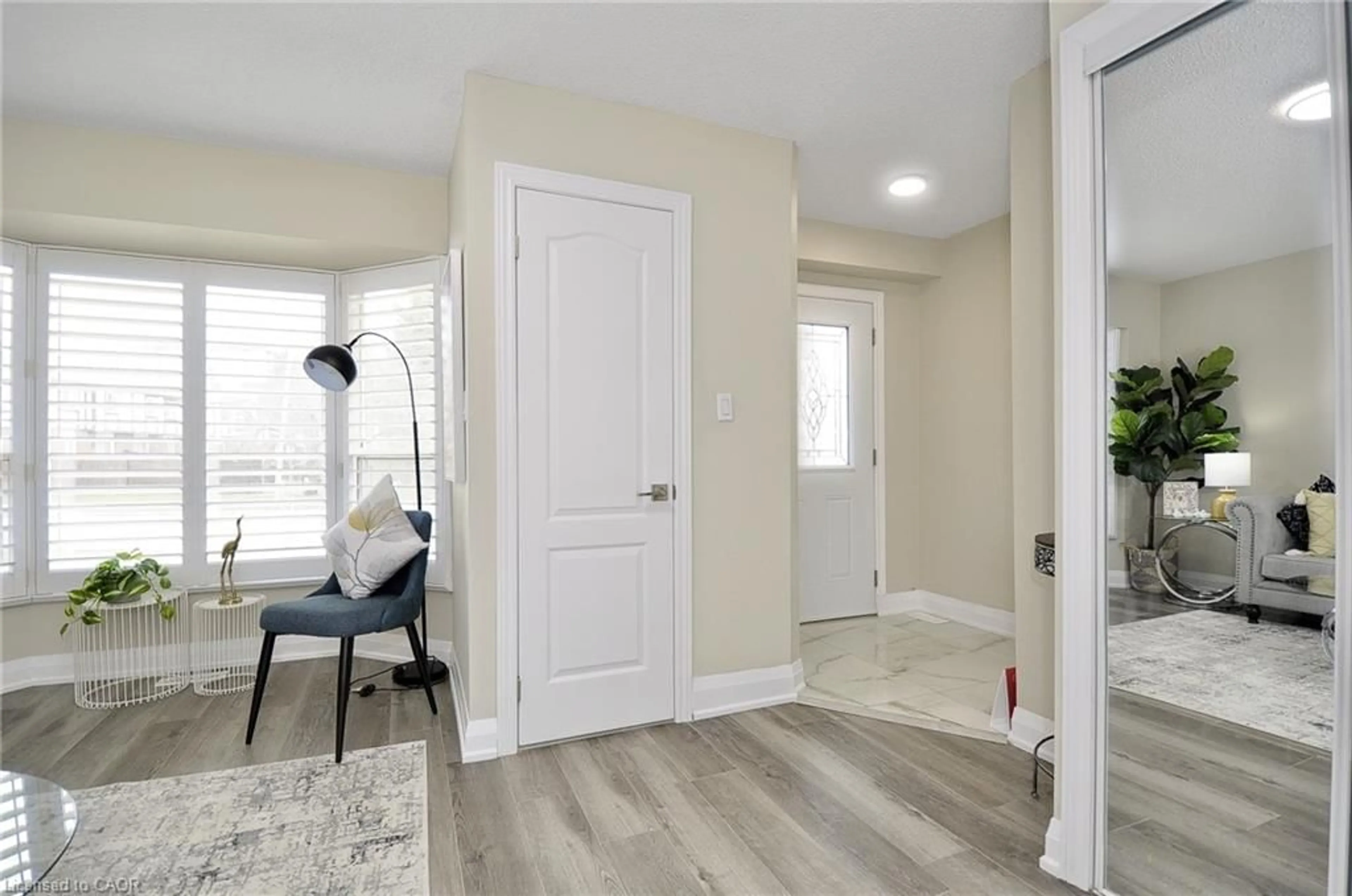 Indoor entryway for 262 Northlake Dr #A, Waterloo Ontario N2V 1A9