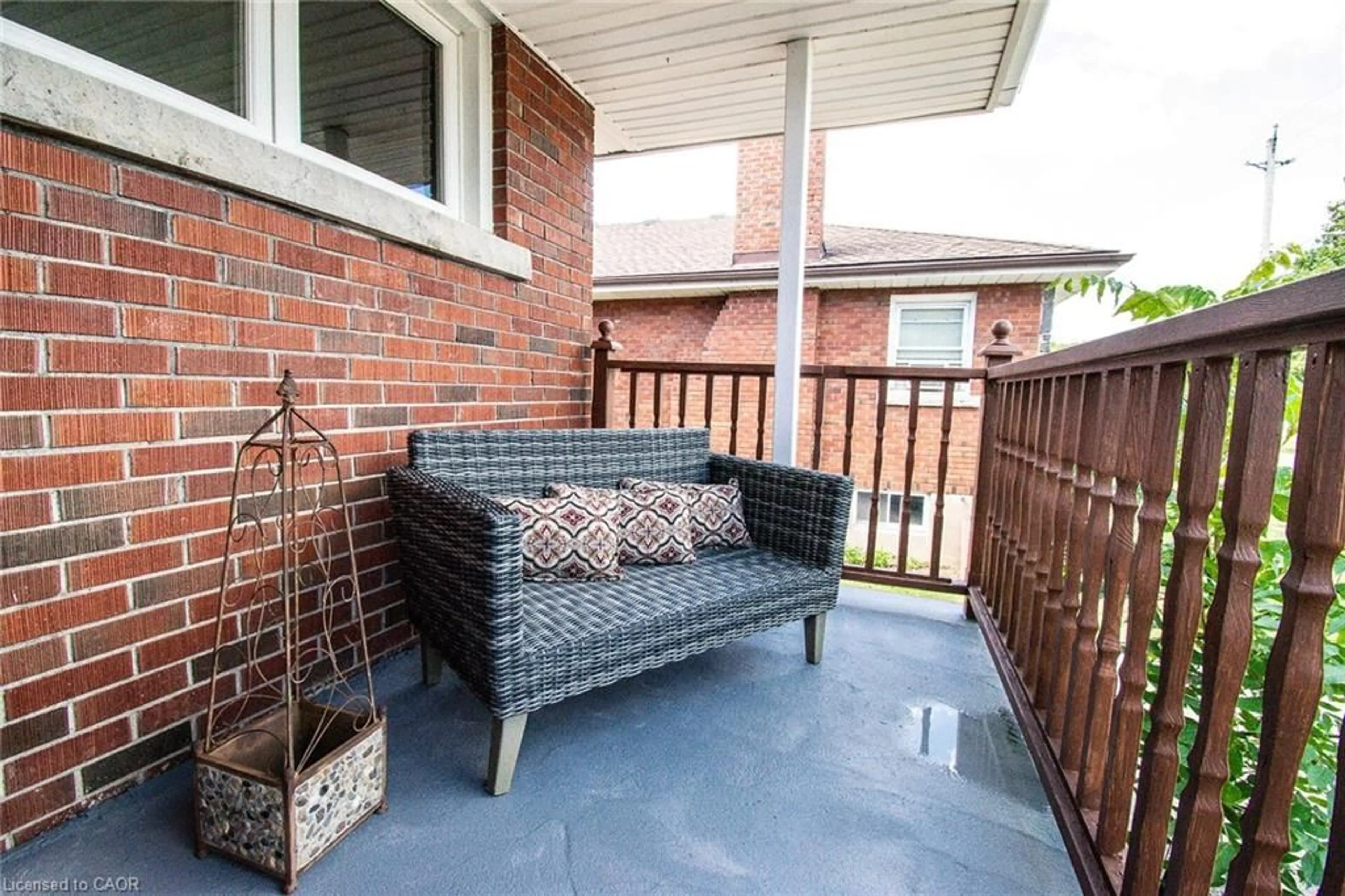 Patio, street for 482 Stanley St, Port Colborne Ontario L3K 3A6