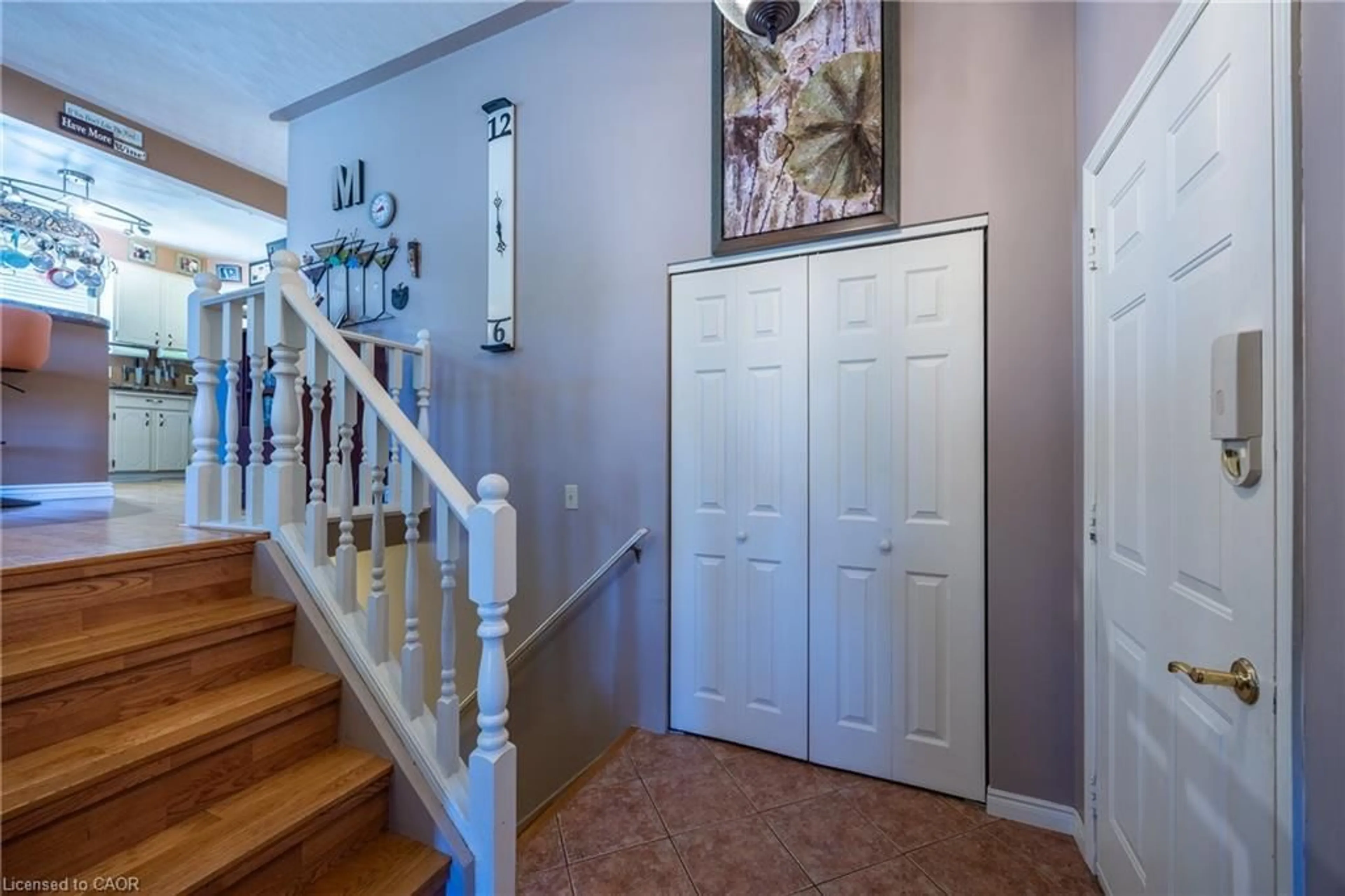 Indoor foyer for 307 Dover Ave, Port Dover Ontario N0A 1N4