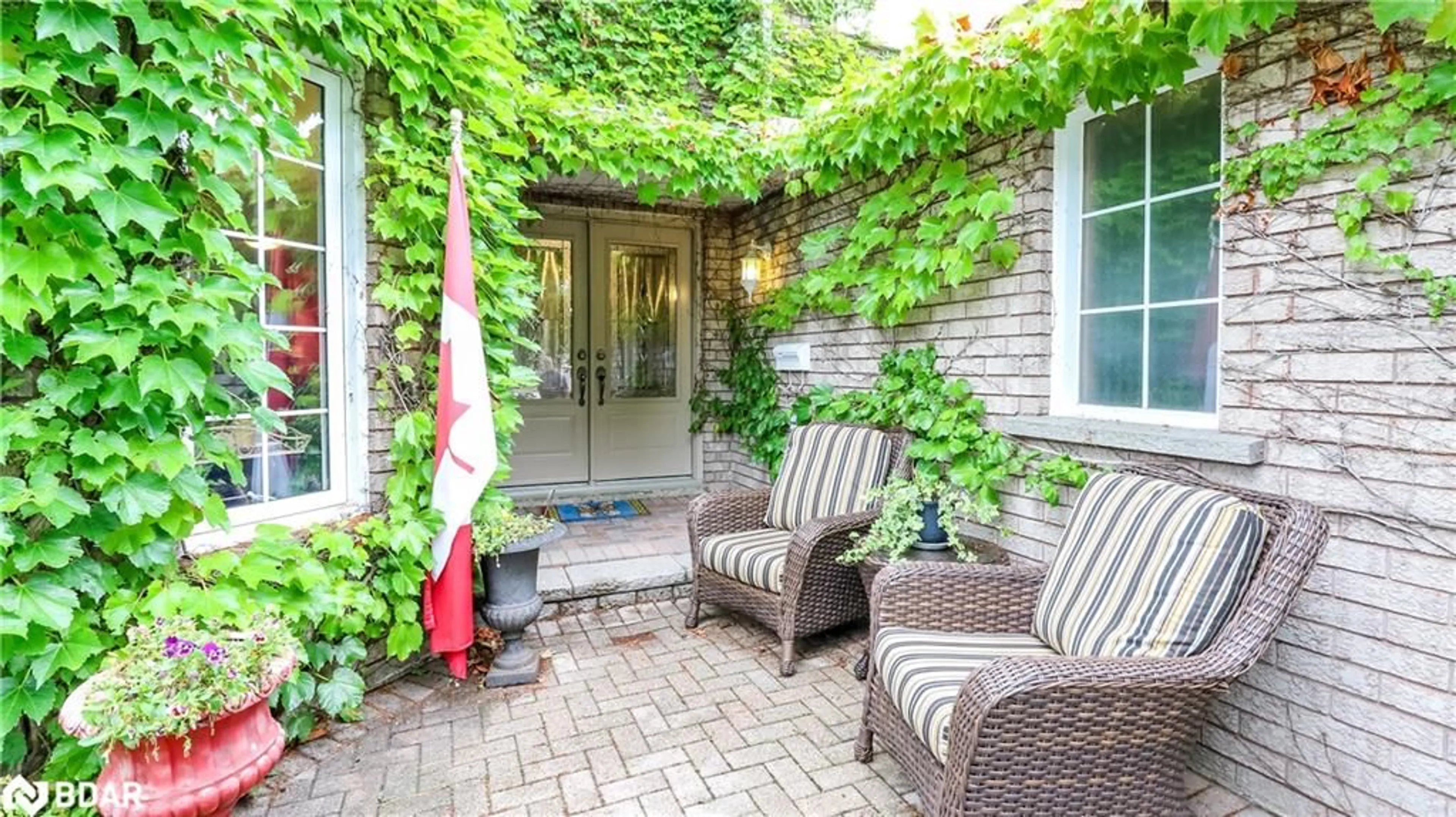 Patio, street for 12 Gordon Crt, Barrie Ontario L4N 7A4
