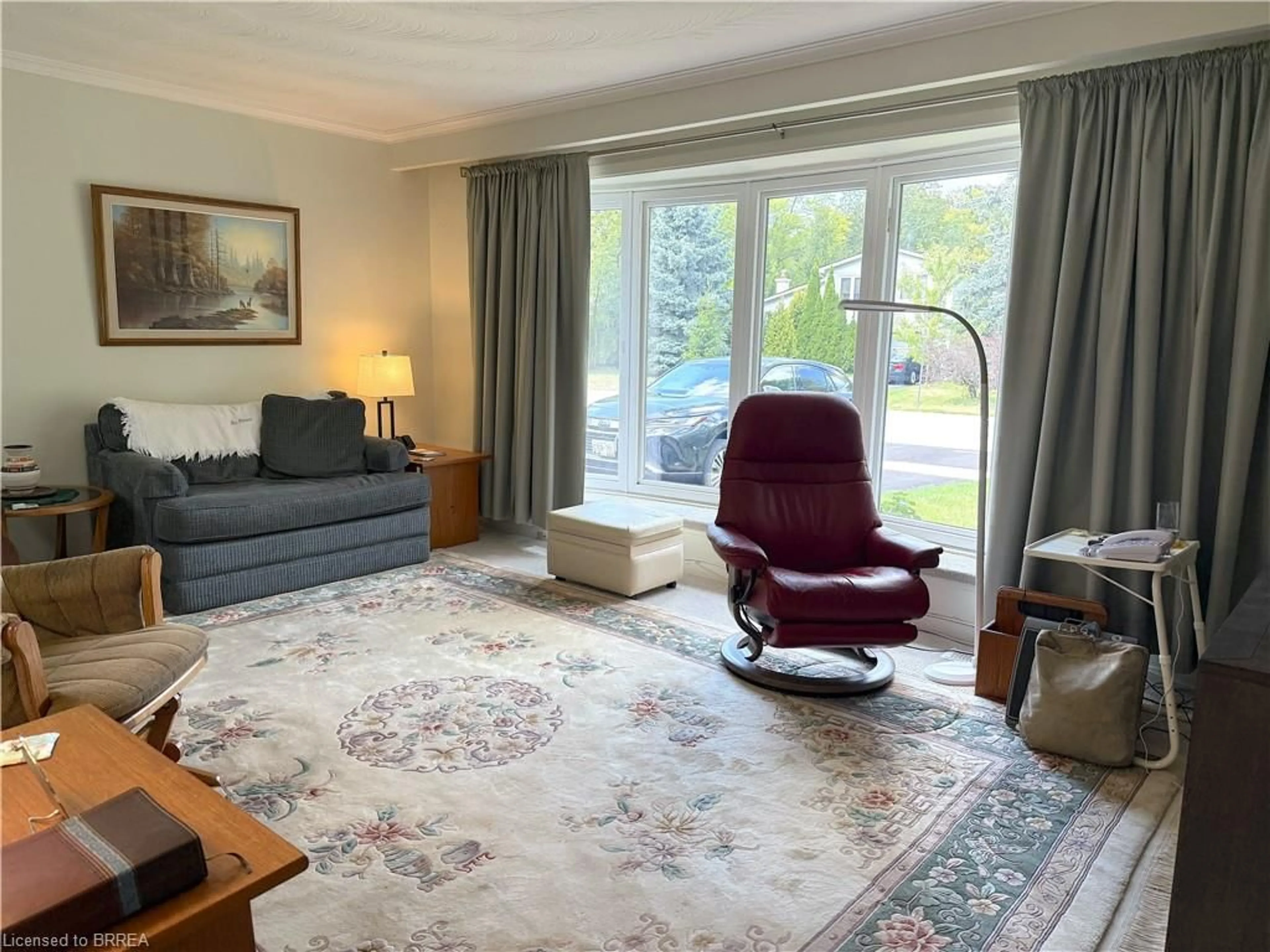 Living room with furniture, unknown for 1232 Gainsborough Dr, Oakville Ontario L6H 2H6