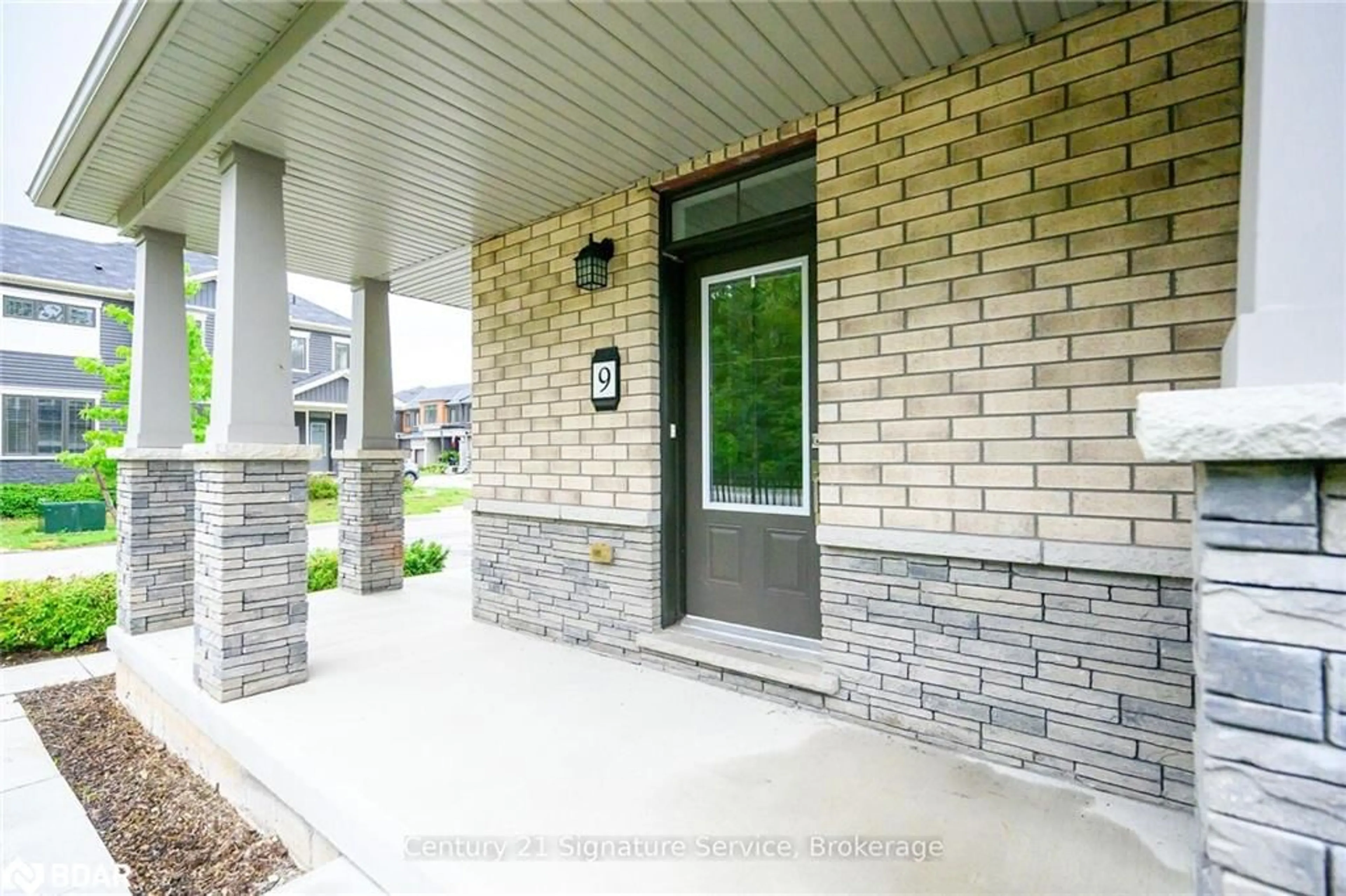 Home with brick exterior material, street for 8273 Tulip Tree Dr #9, Niagara Falls Ontario L2H 3S8