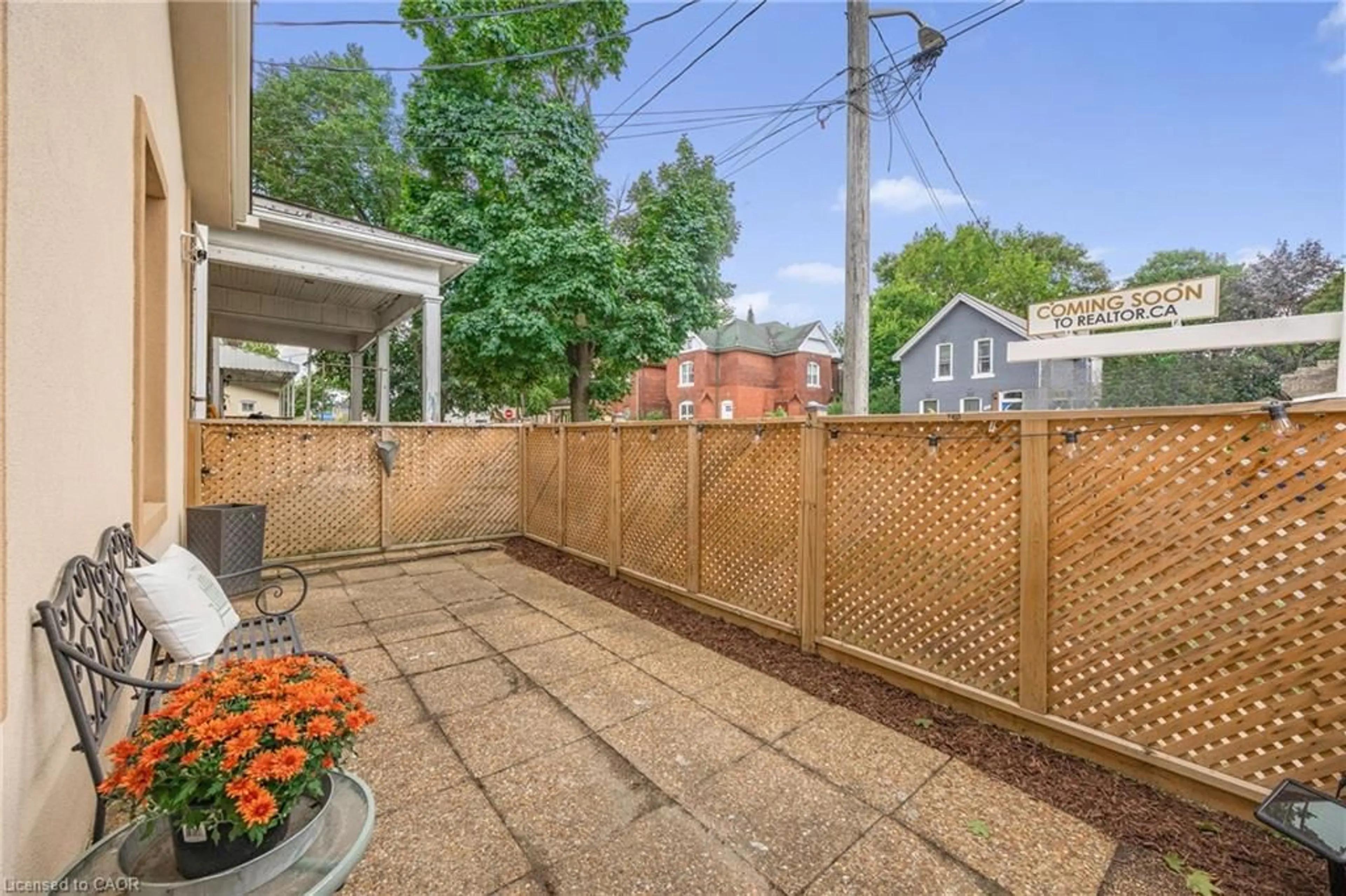 Patio, street for 185 Murray St, Brantford Ontario N3S 5R4