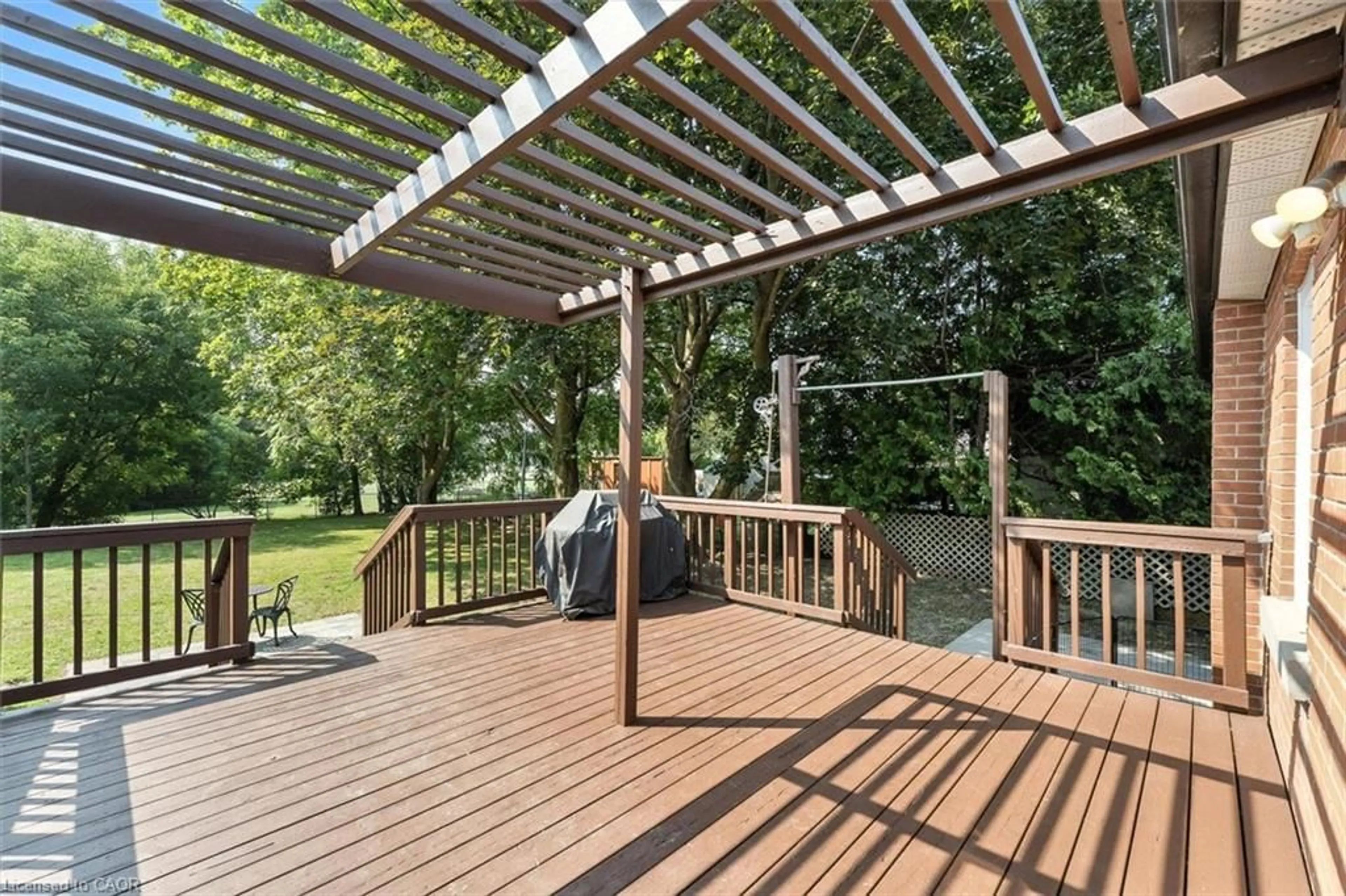 Patio, unknown for 162 Queen St, Newmarket Ontario L3Y 2E8