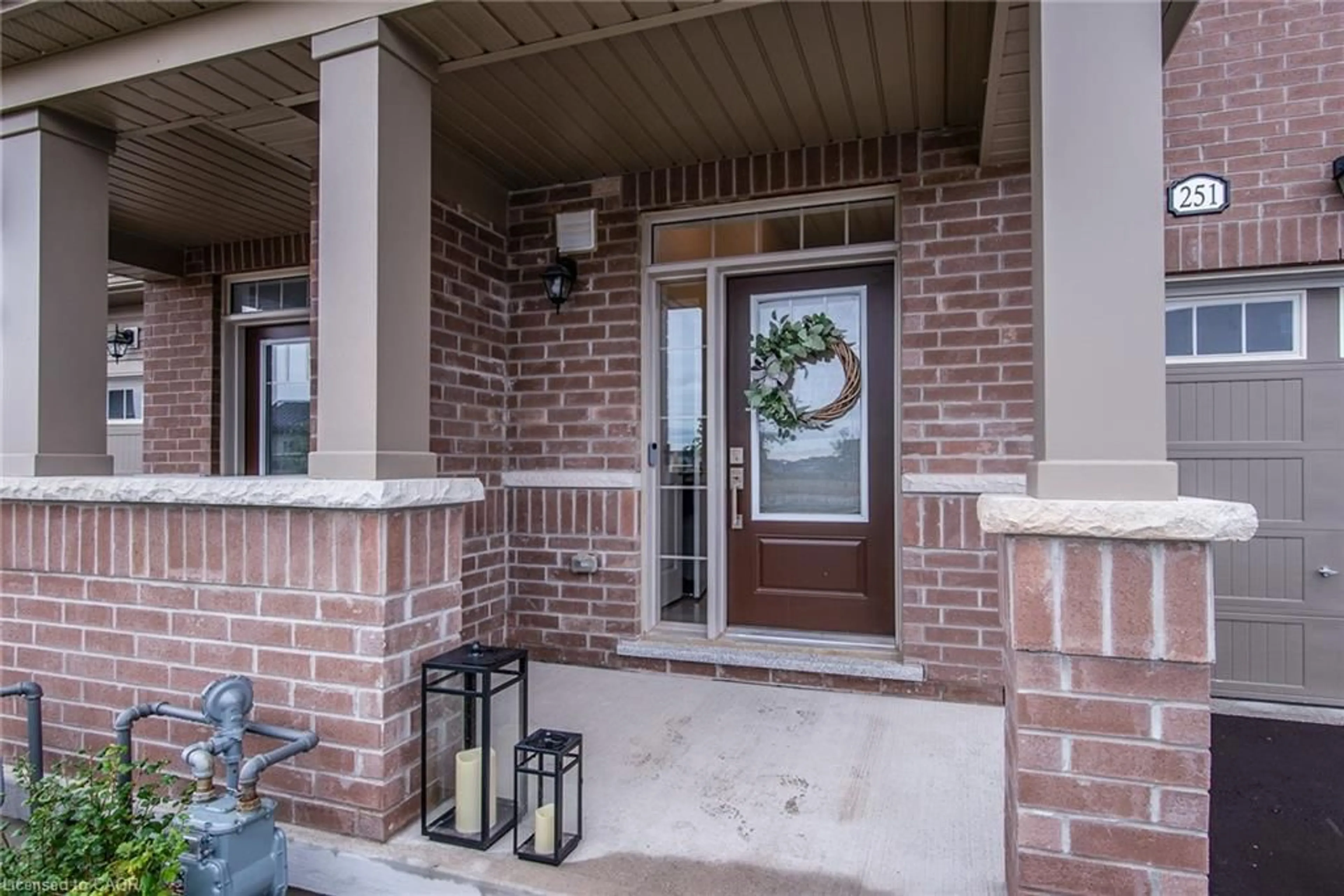 Indoor entryway for 251 Farley Rd, Fergus Ontario N1M 0J2