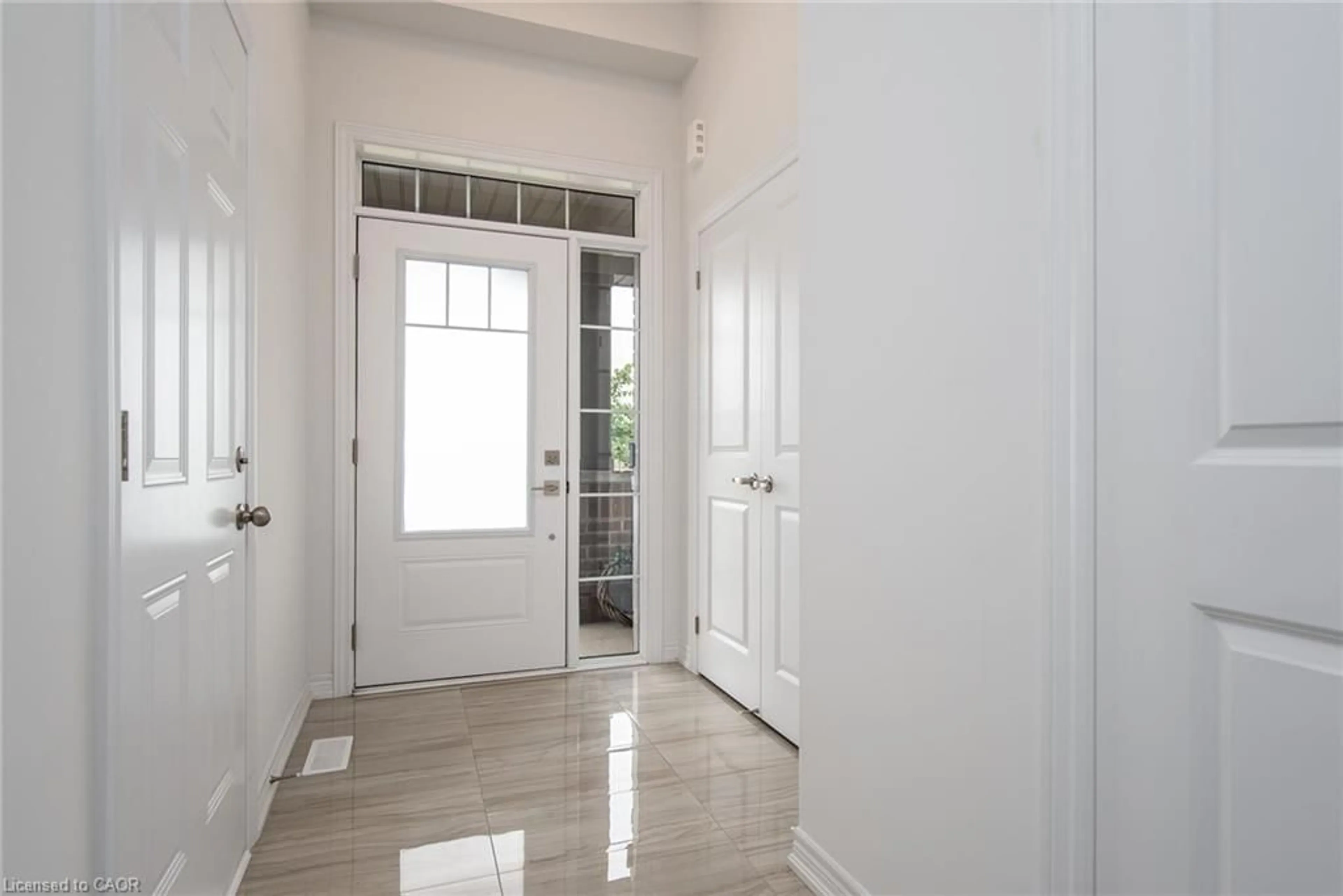 Indoor entryway for 251 Farley Rd, Fergus Ontario N1M 0J2