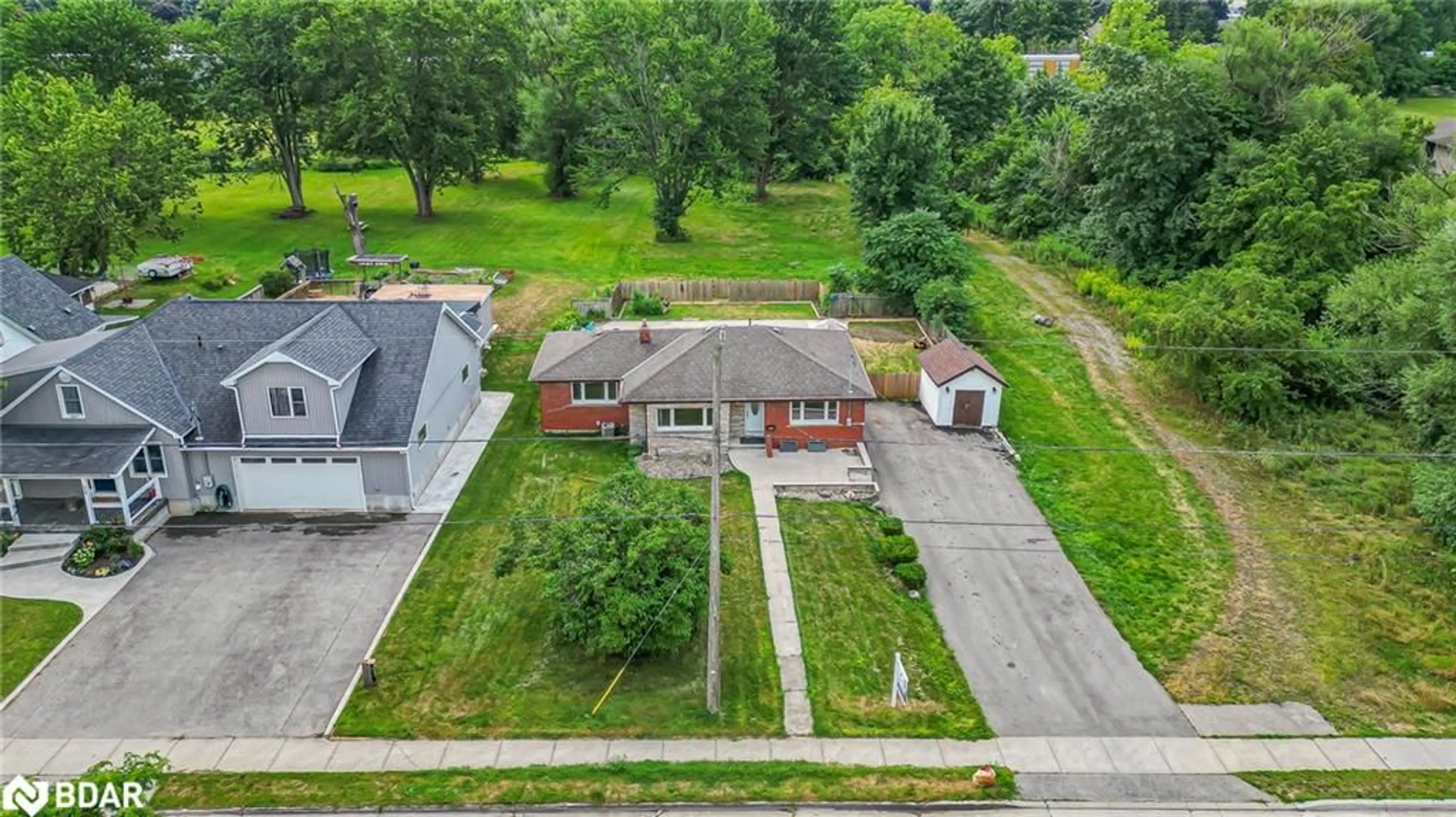A pic from outside/outdoor area/front of a property/back of a property/a pic from drone, street for 1859 Parkhurst Ave, London Ontario N5V 2C4