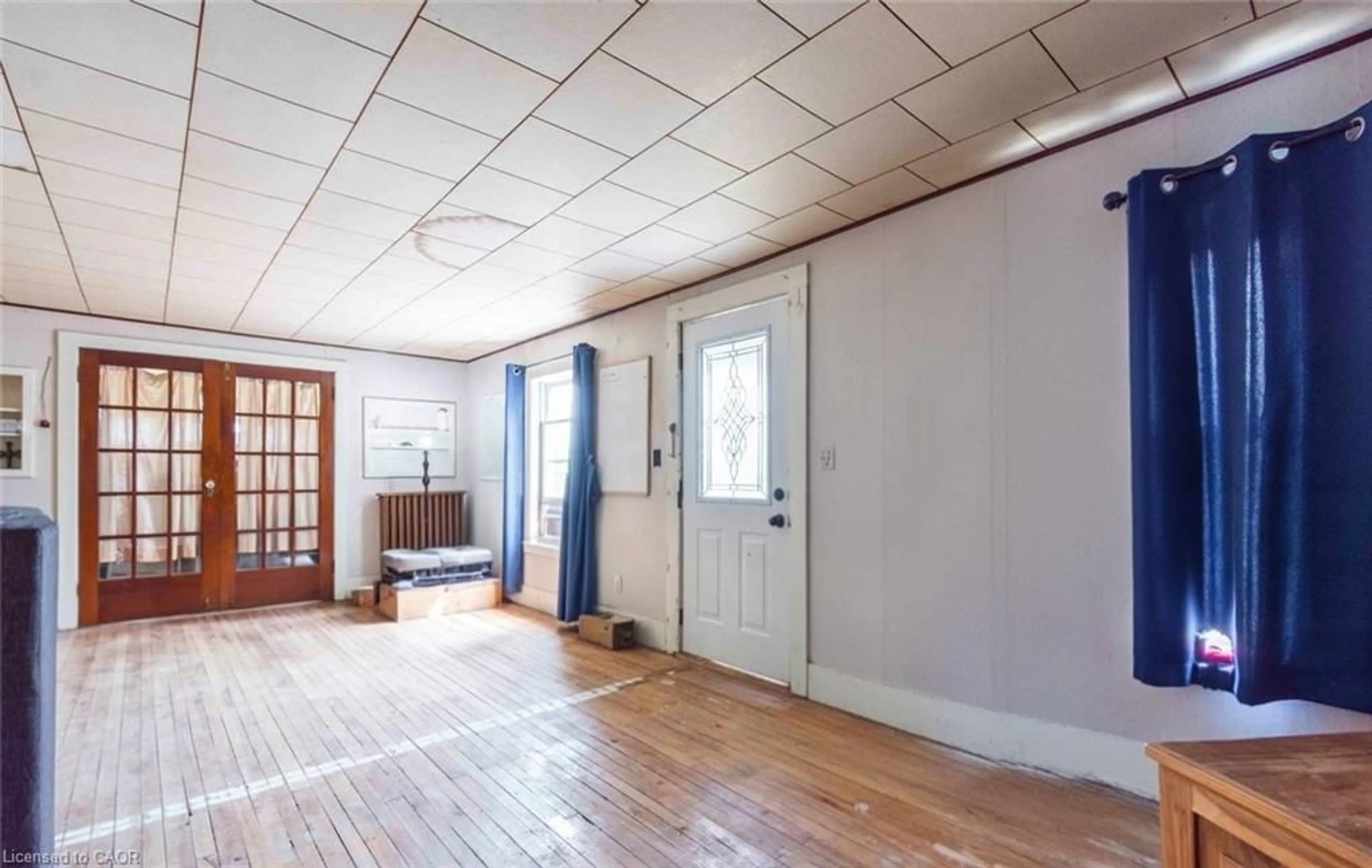 Indoor entryway for 982 Smith St, Quinte West Ontario K0K 1H0