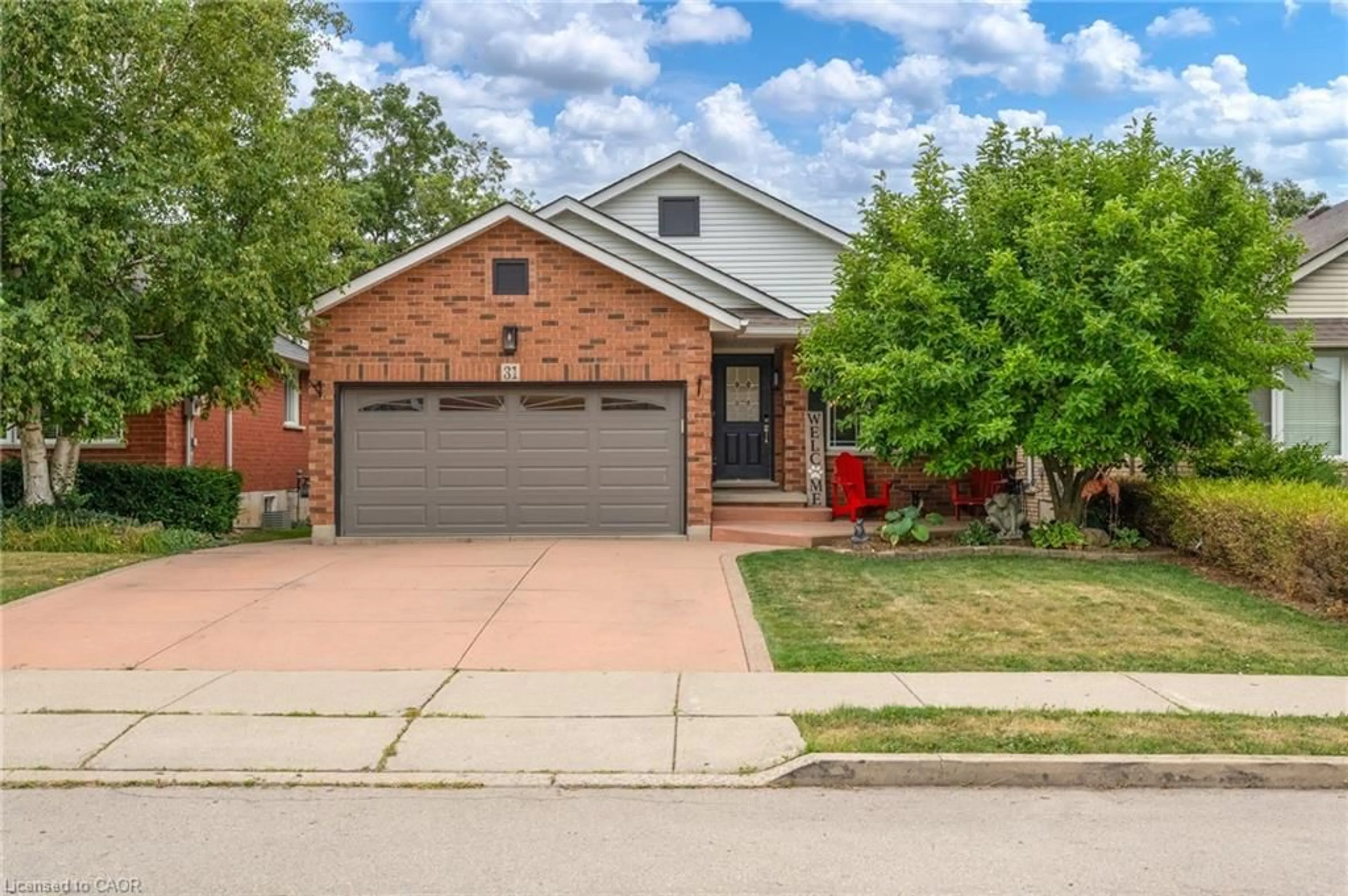 Home with brick exterior material, street for 31 Bolzano Crt, Hamilton Ontario L8W 3W7