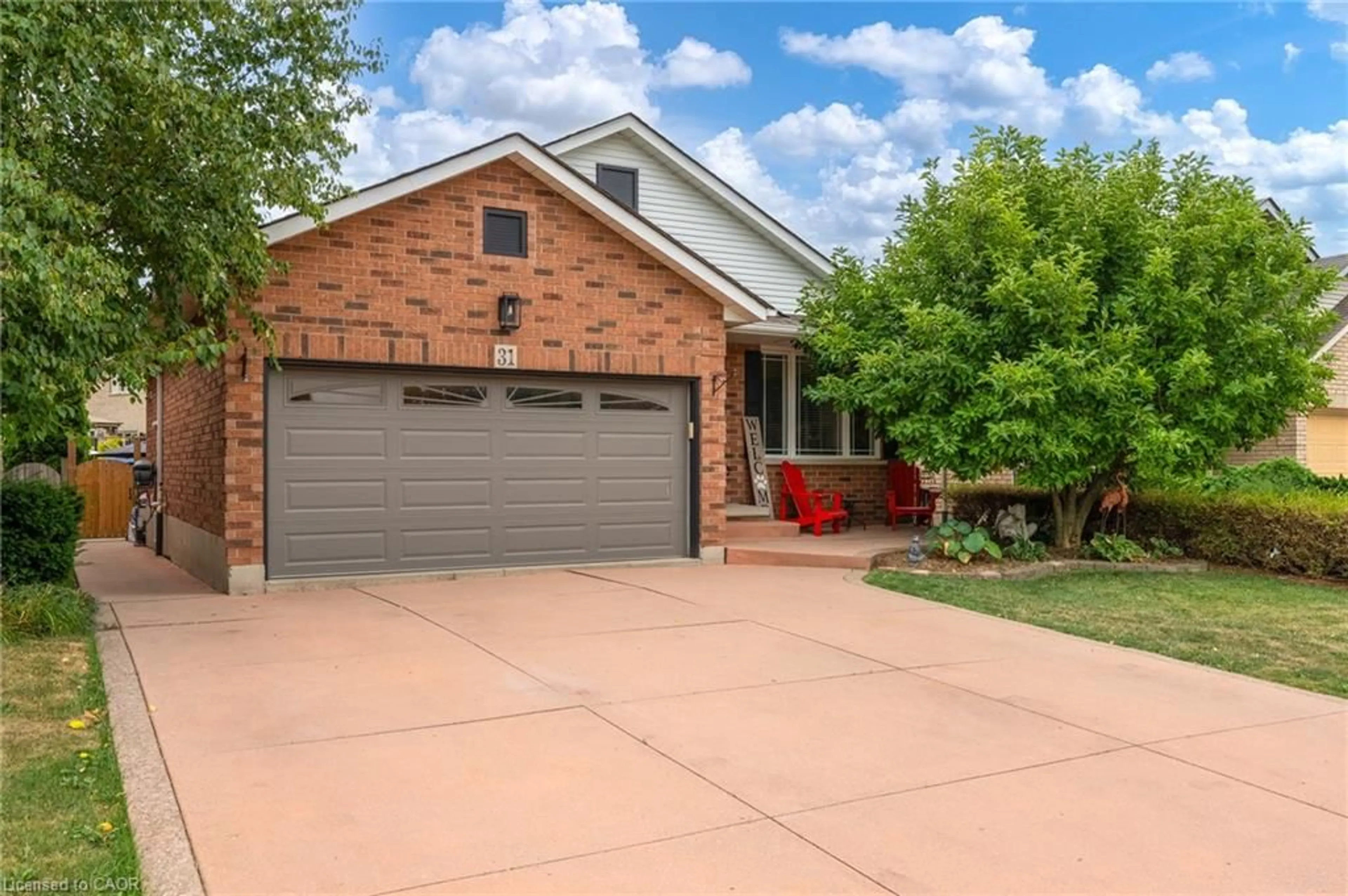 Home with brick exterior material, street for 31 Bolzano Crt, Hamilton Ontario L8W 3W7