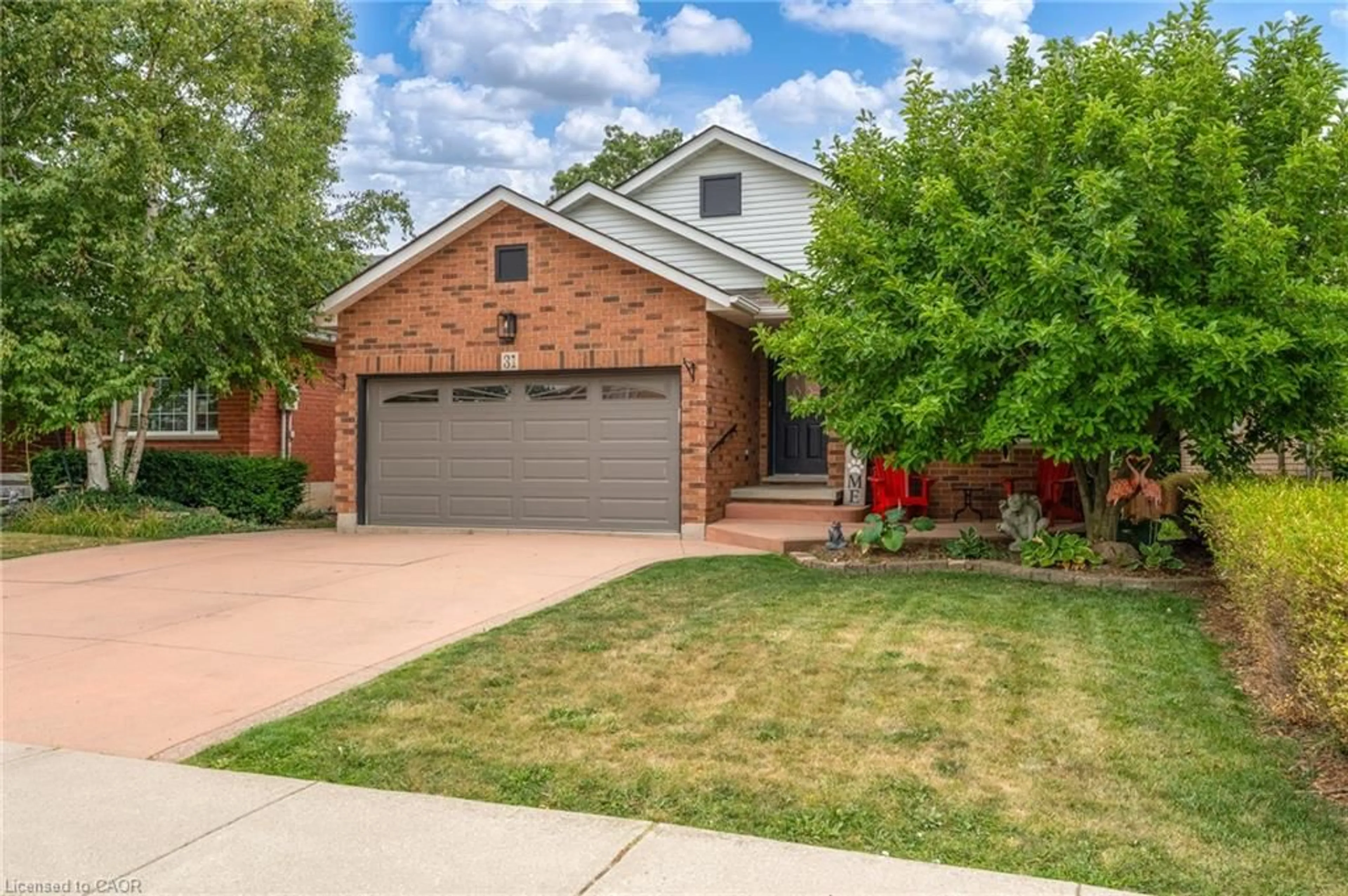 Home with brick exterior material, street for 31 Bolzano Crt, Hamilton Ontario L8W 3W7