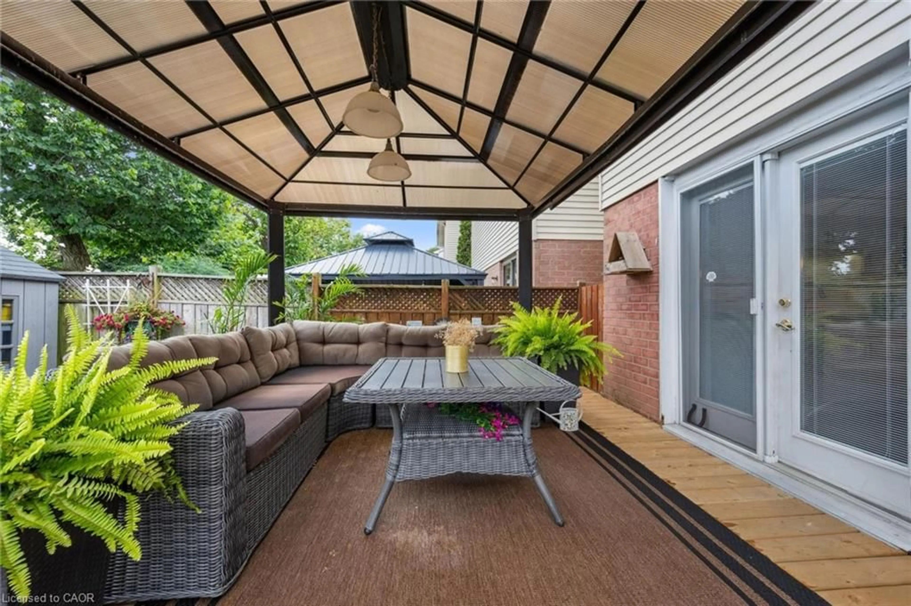 Patio, street for 41 Yorkville Dr, Courtice Ontario L1E 2A7