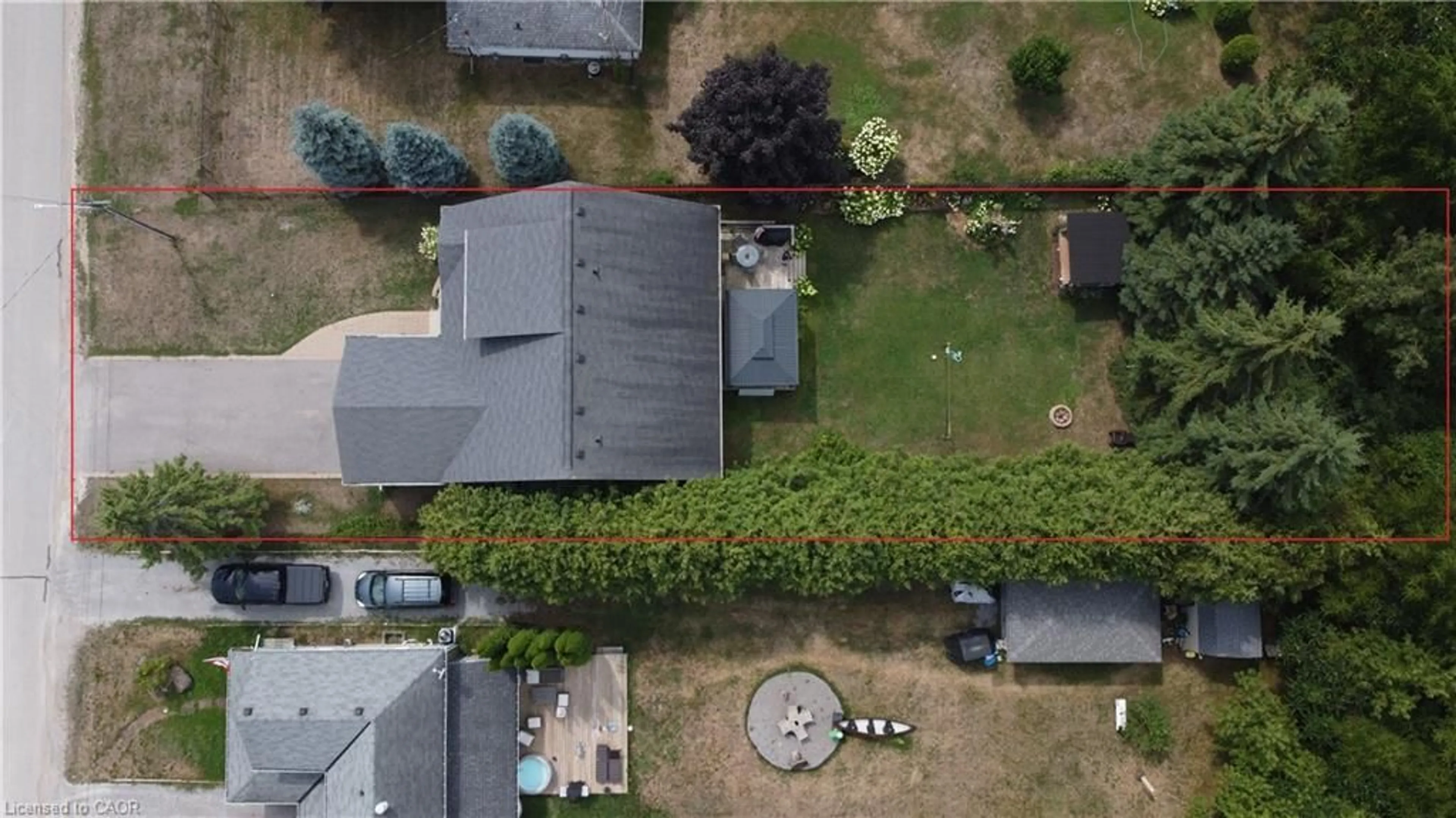 A pic from outside/outdoor area/front of a property/back of a property/a pic from drone, street for 396 Curley St, Keswick Ontario L4P 3C8