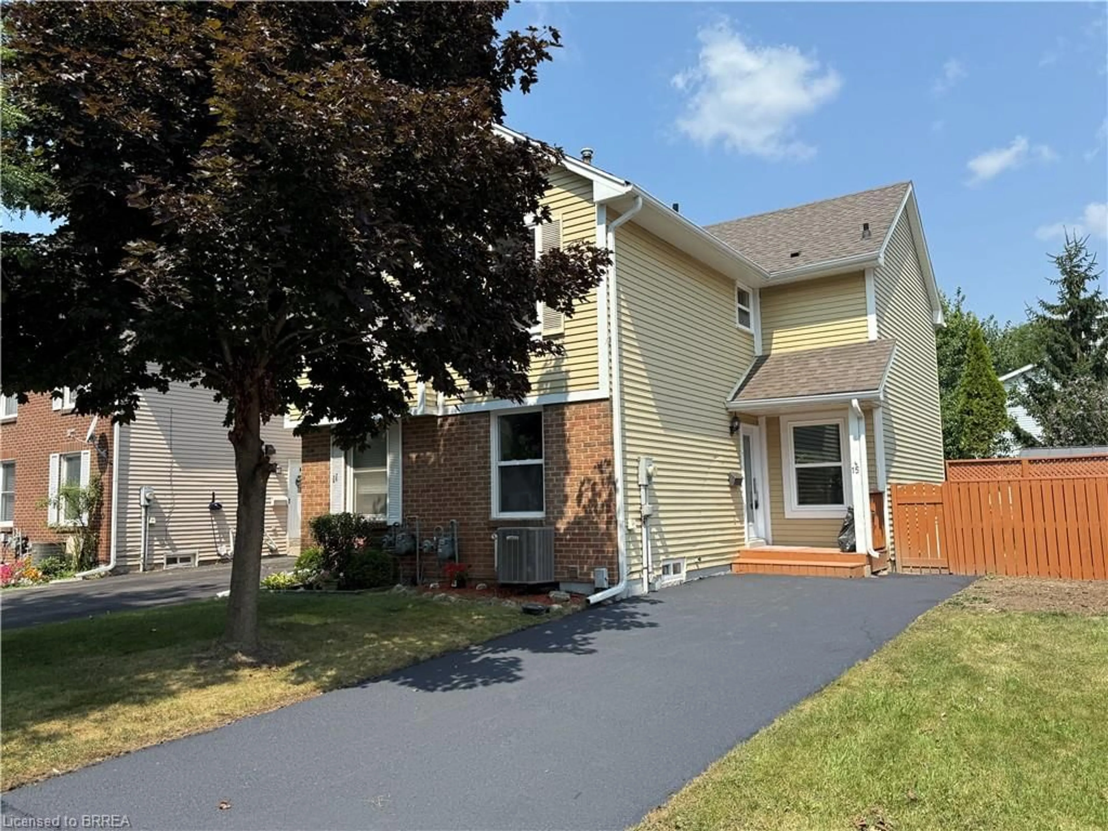 Home with vinyl exterior material, street for 15 Banbury Rd, Brantford Ontario N3P 1C9