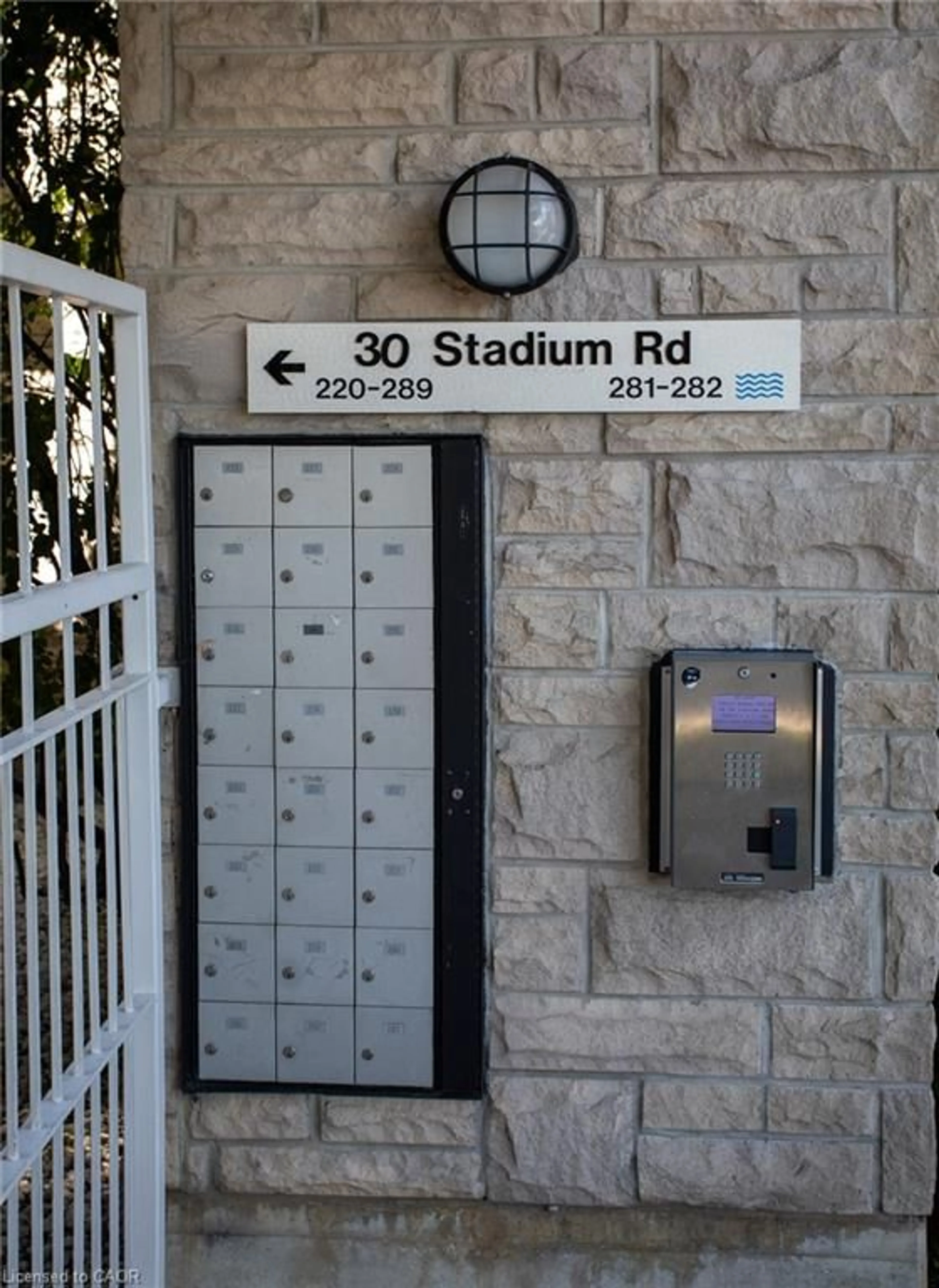 Indoor foyer for 30 Stadium Rd #250, Toronto Ontario M5V 3P4