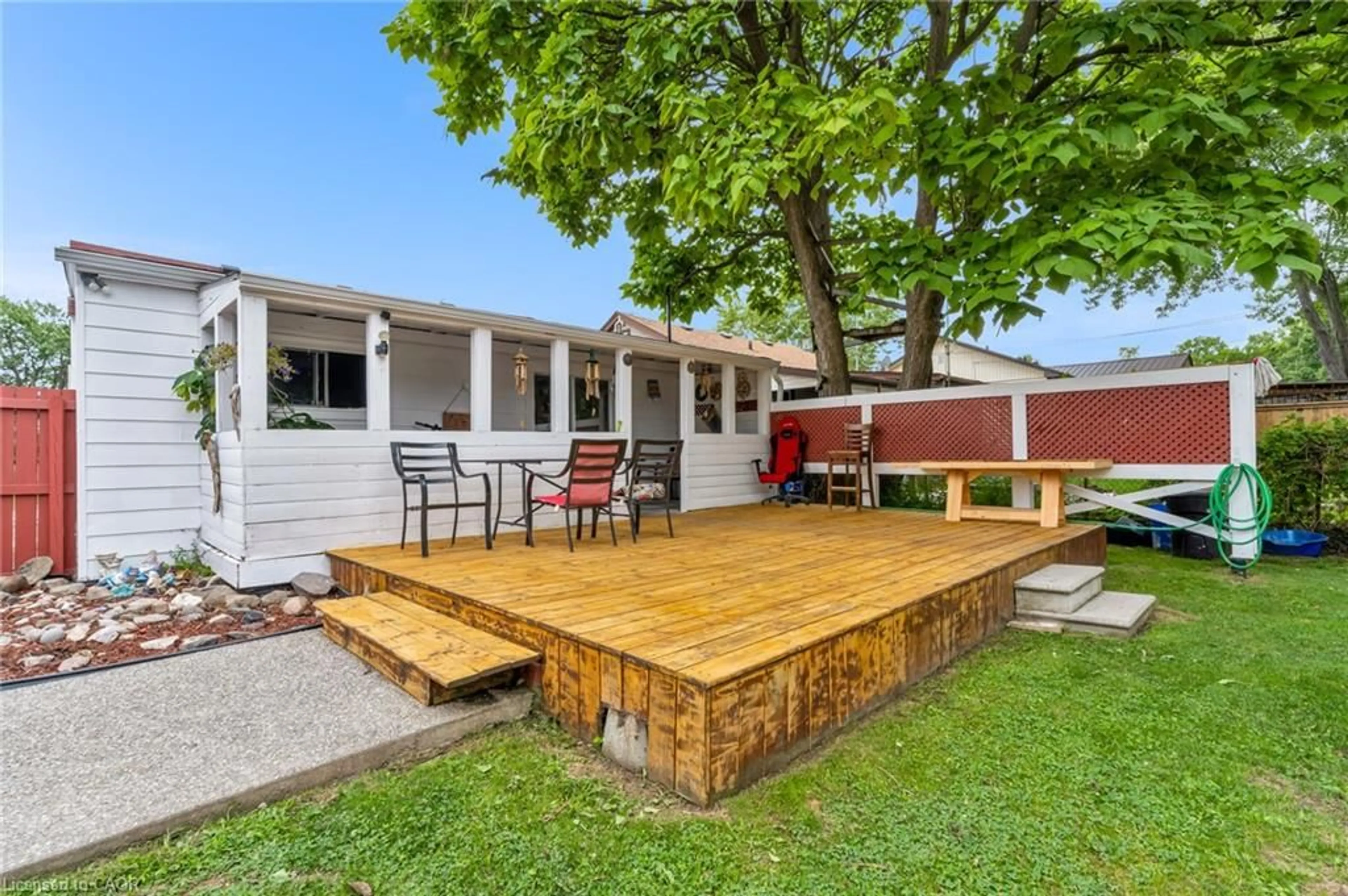 Patio, street for 6277 Skinner St, Niagara Falls Ontario L2G 2Y6