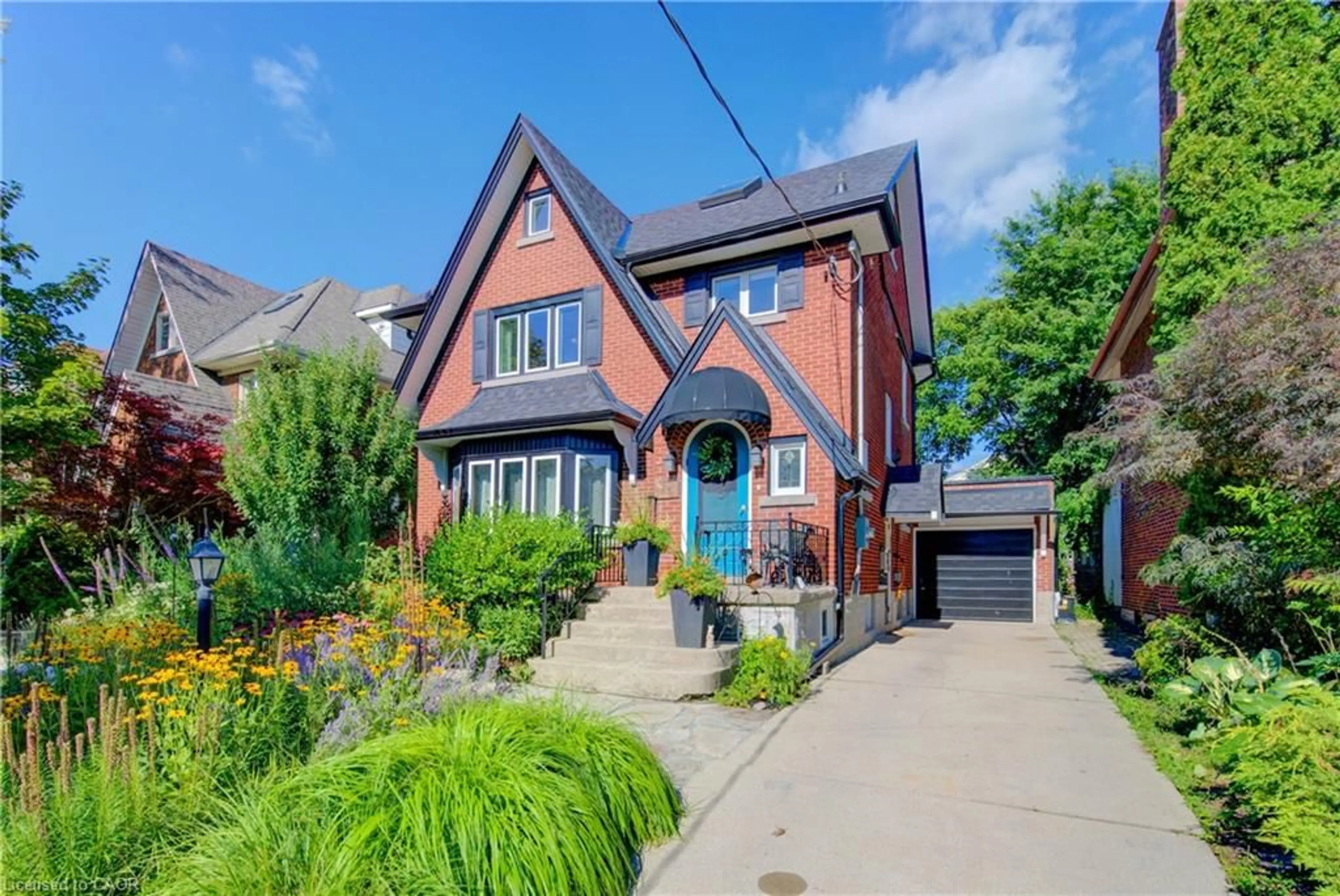 Home with brick exterior material, street for 214 Lydia St, Kitchener Ontario N2H 1W3