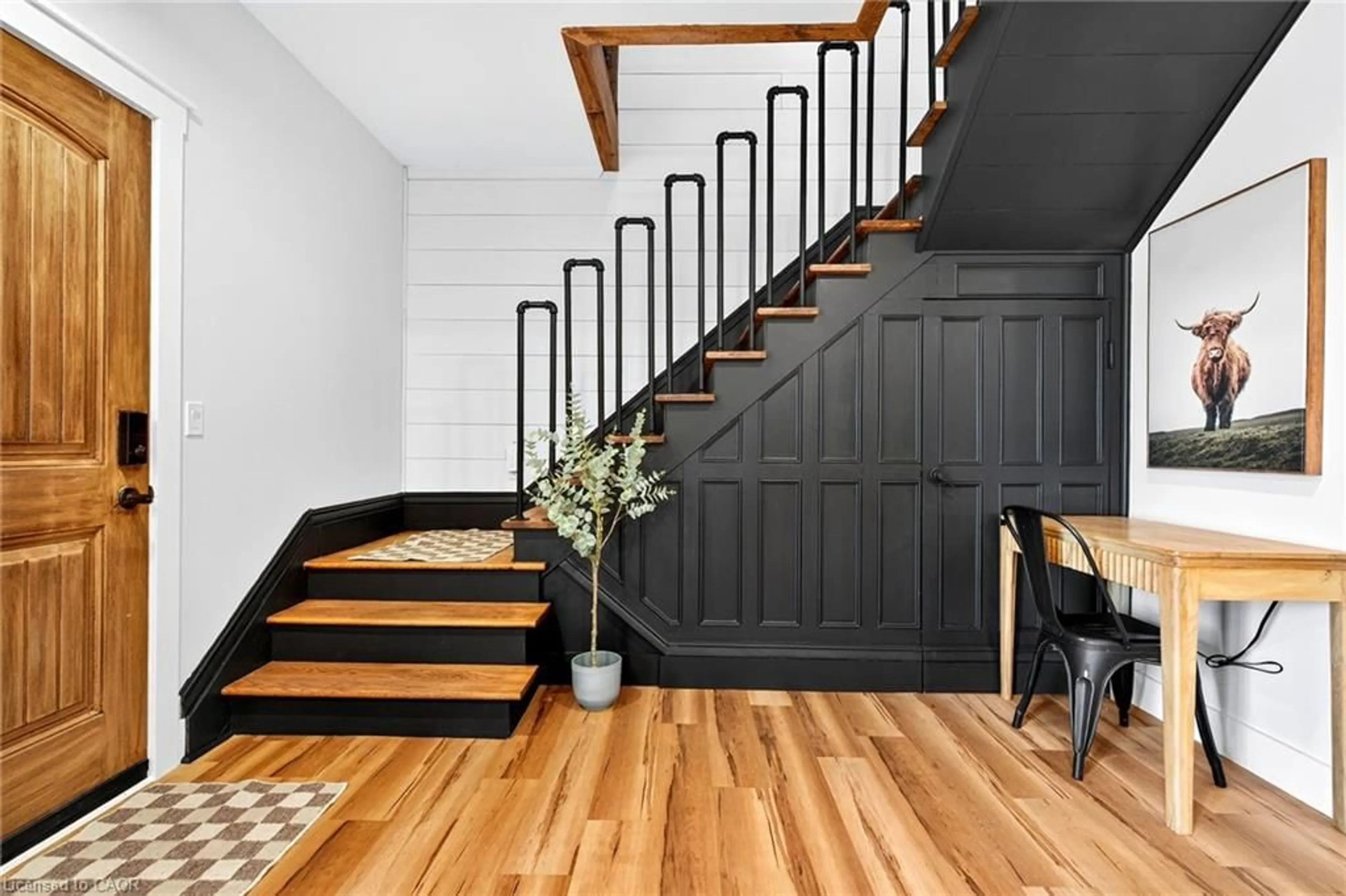 Indoor entryway for 184 Concession 13 Rd, Hagersville Ontario N0A 1H0