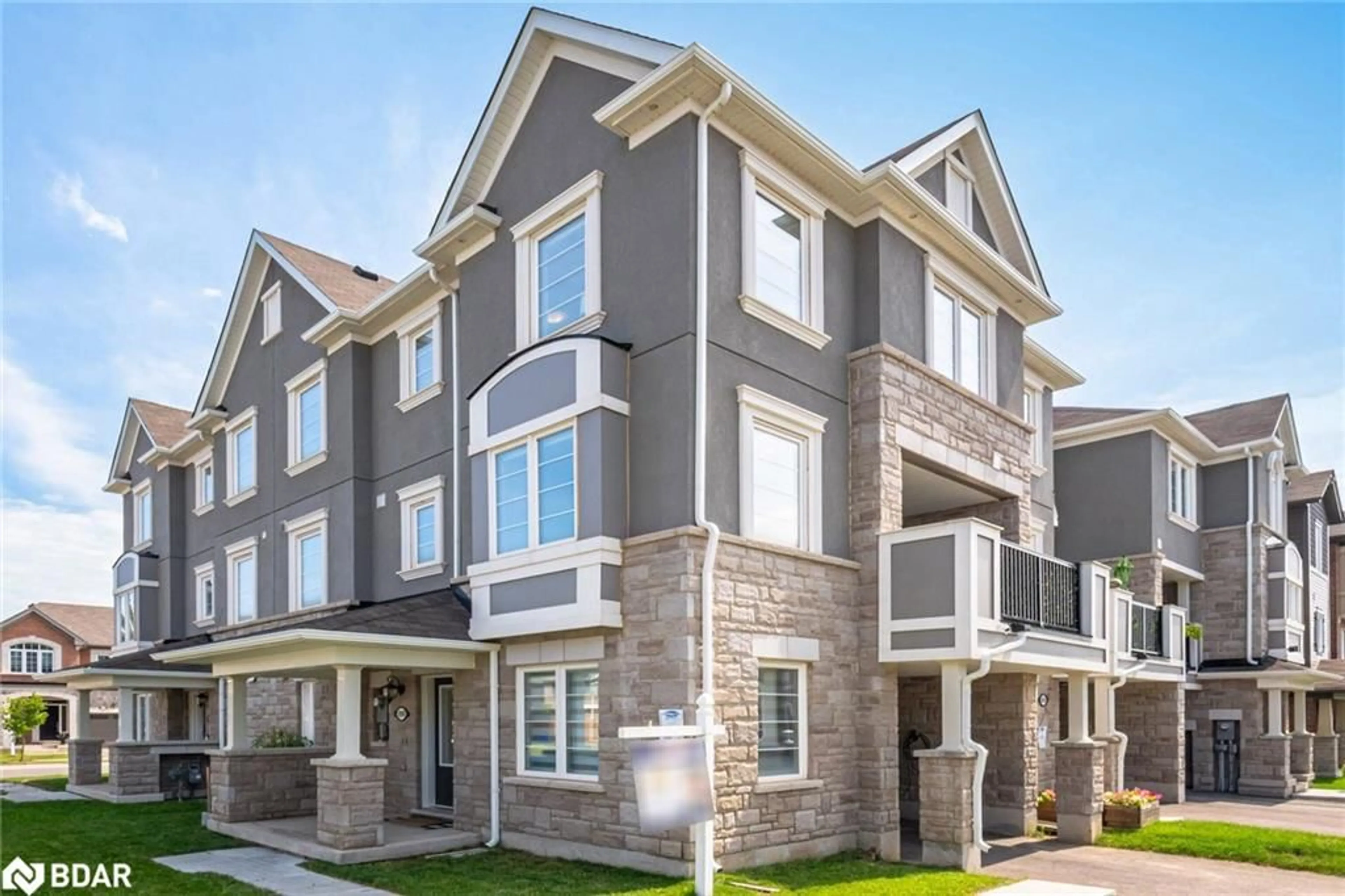 Home with vinyl exterior material, unknown for 898 Cactus Pt, Milton Ontario L9T 2X5