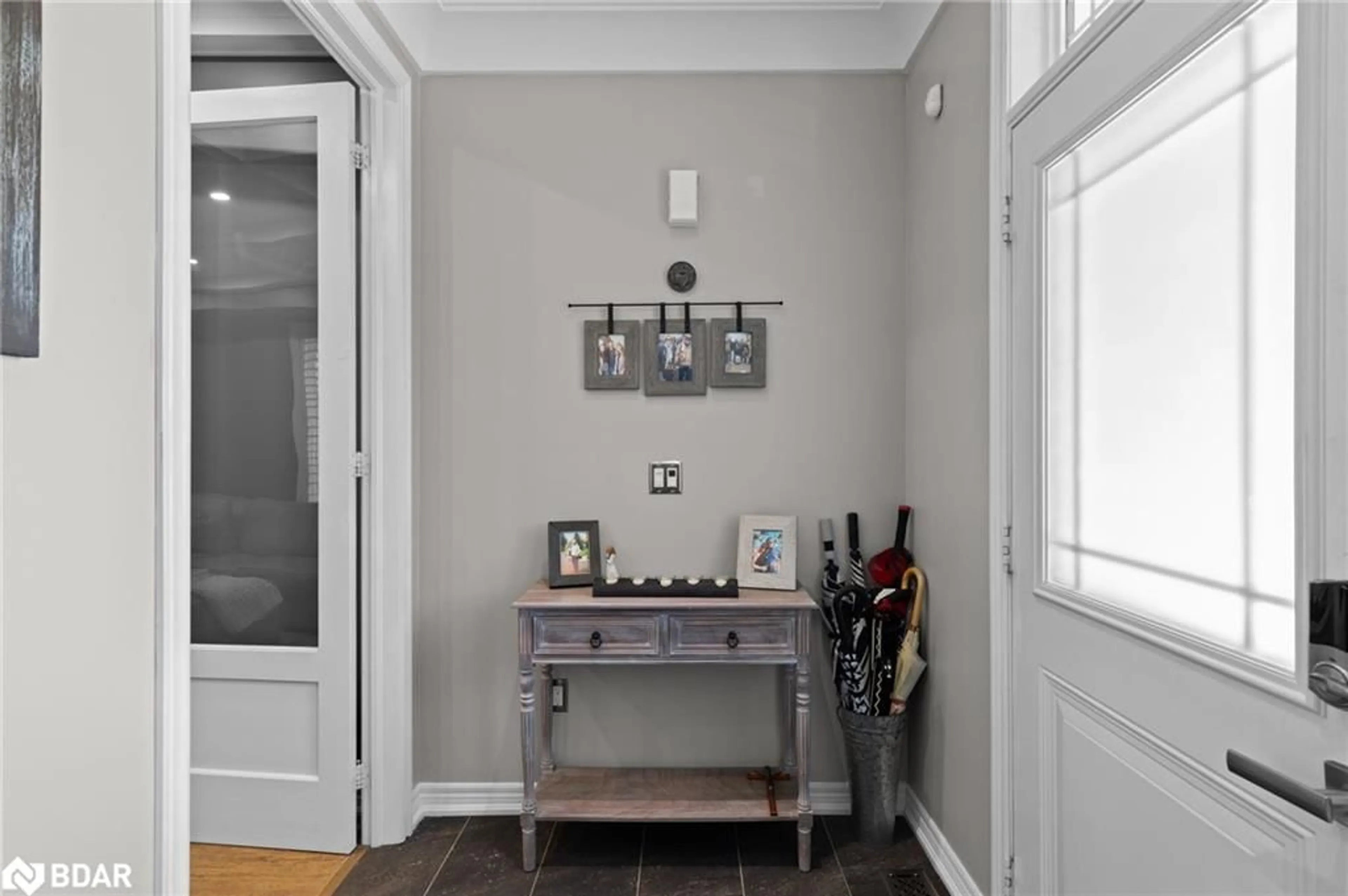 Indoor entryway for 76 Cauthers Crescent Cres, Alliston Ontario L9R 0L2