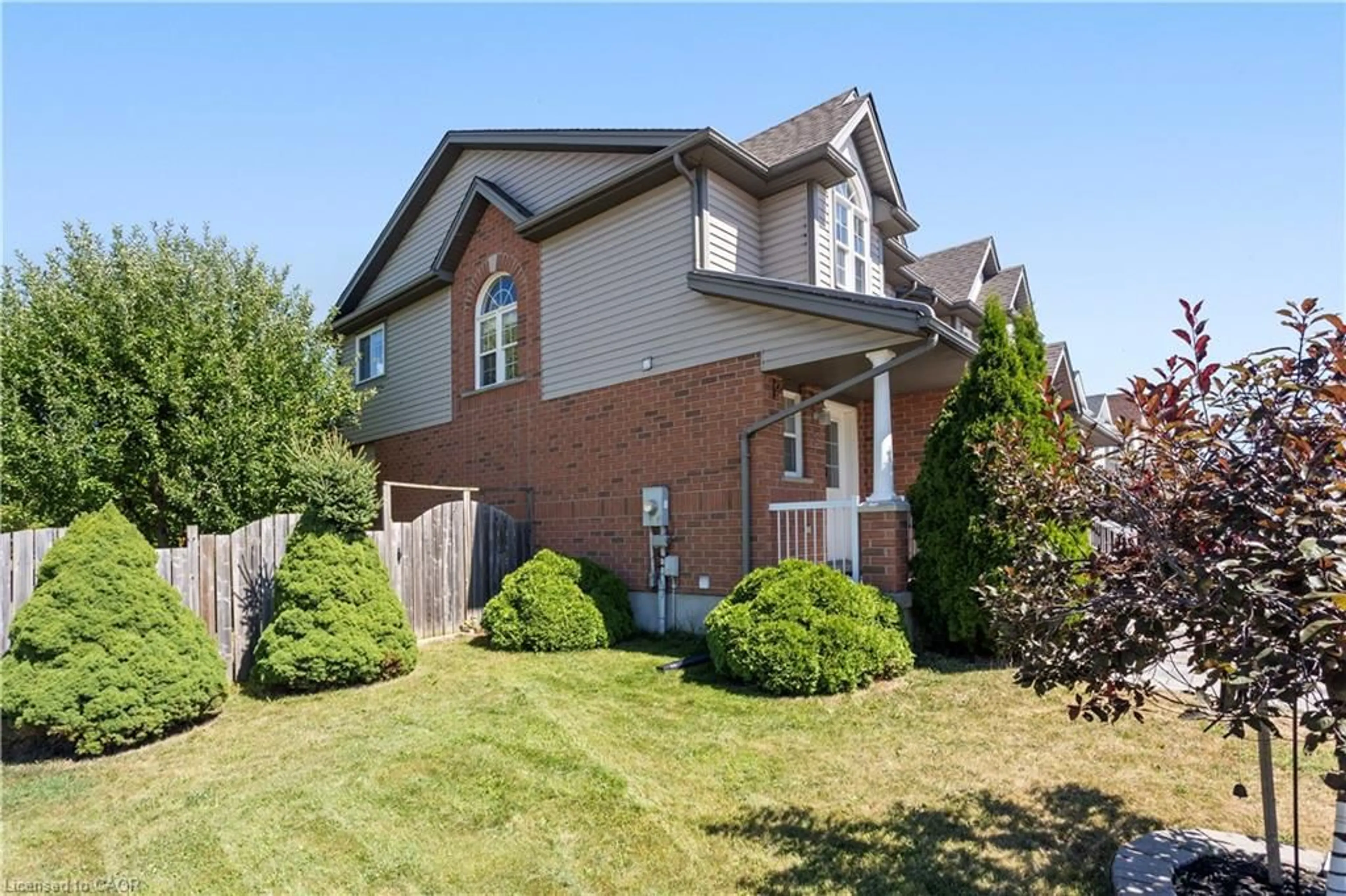 Home with brick exterior material, street for 2 Donnenwerth Dr, Kitchener Ontario N2E 3X2