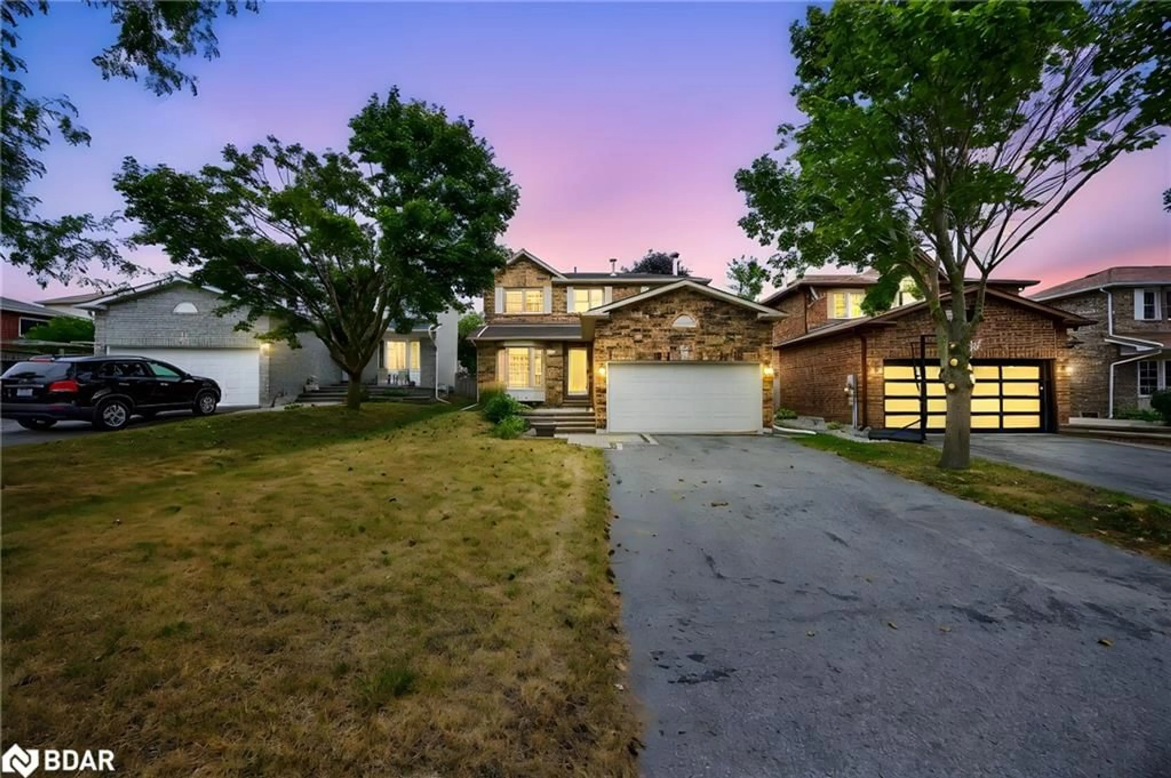 A pic from outside/outdoor area/front of a property/back of a property/a pic from drone, street for 13 Balliston Rd, Barrie Ontario L4N 6Z6