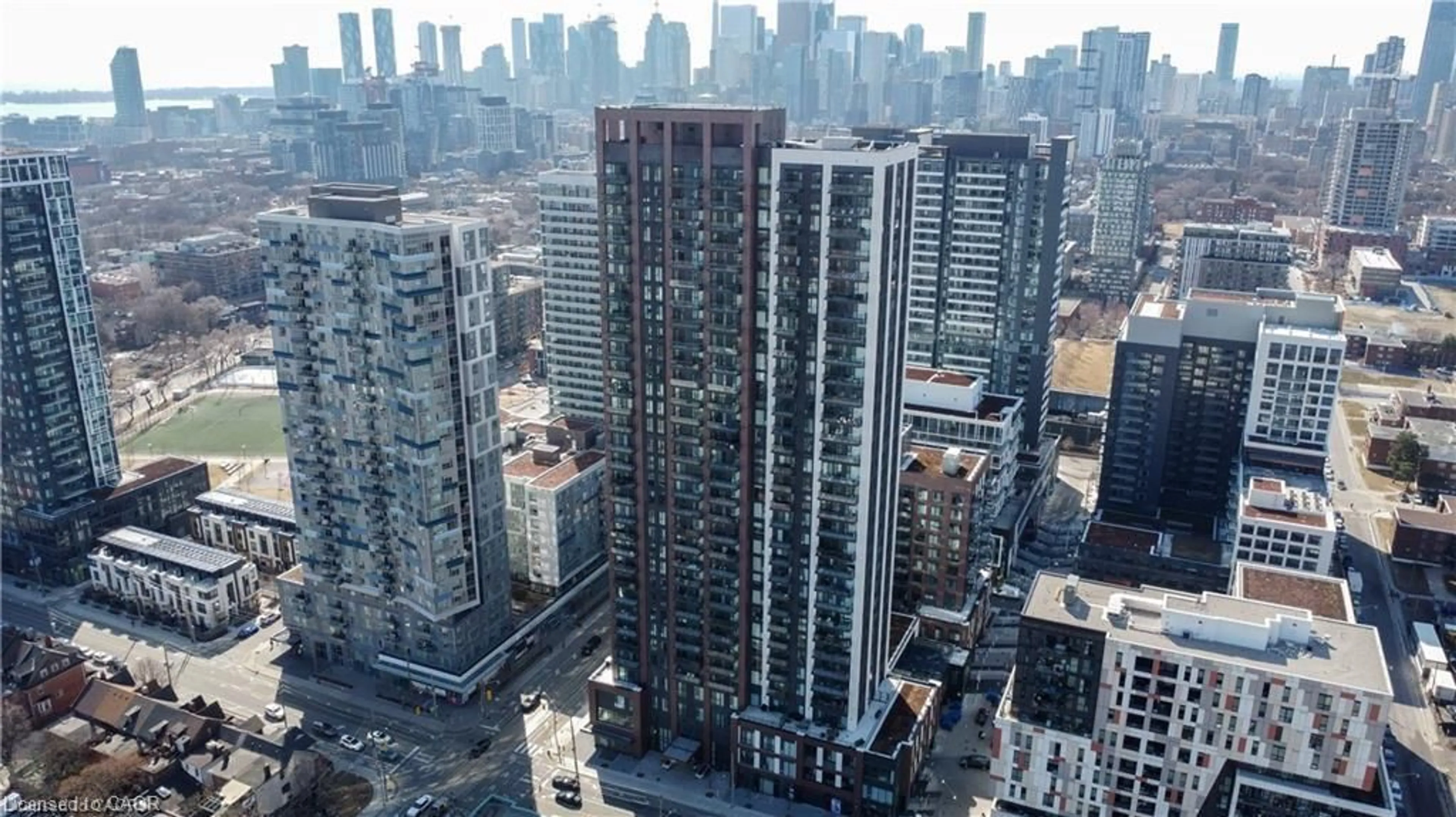 A pic from outside/outdoor area/front of a property/back of a property/a pic from drone, city buildings view from balcony for 130 River St #2904, Toronto Ontario M5A 0R8
