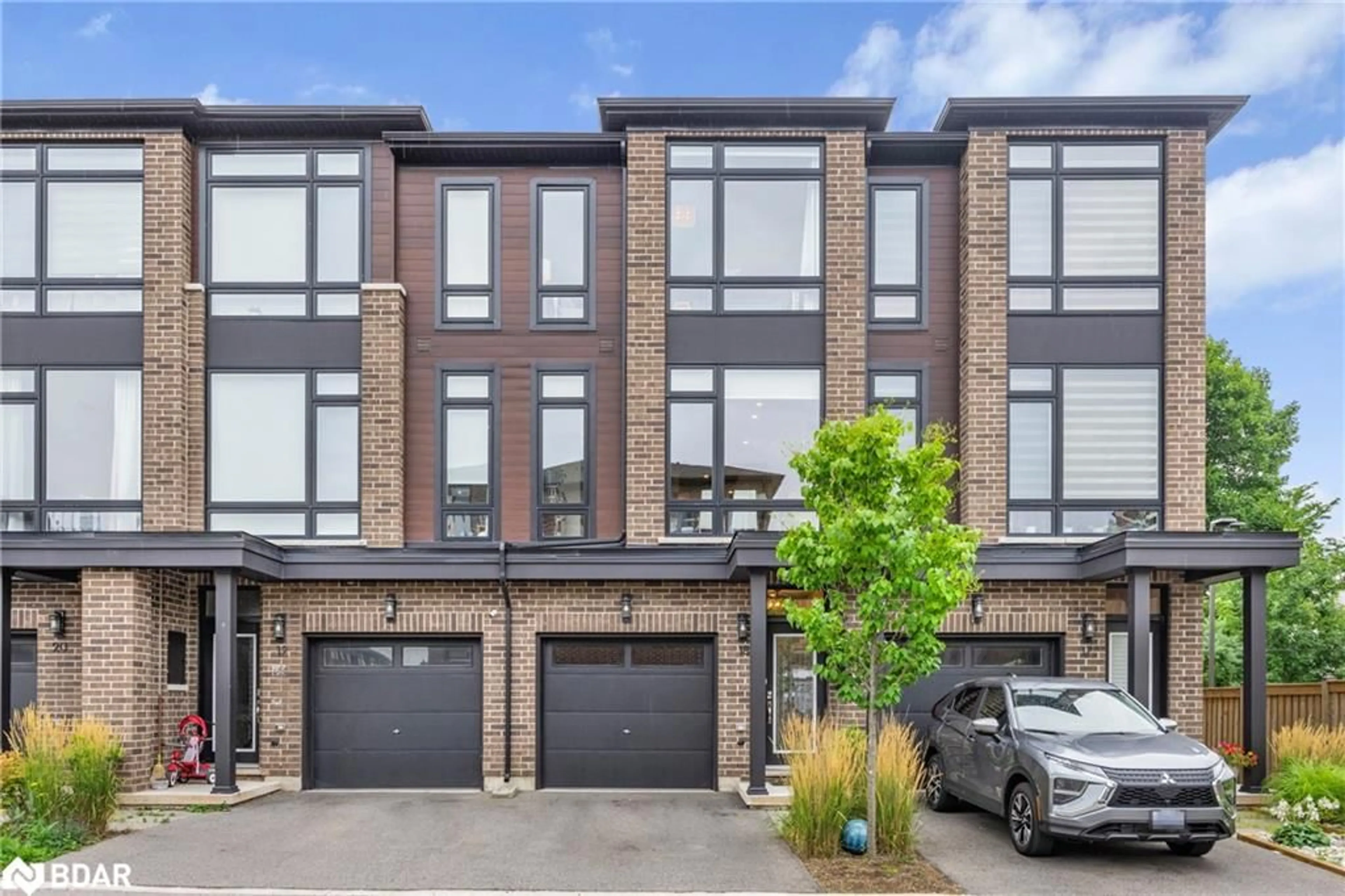 Home with brick exterior material, street for 270 Melvin Ave #18, Hamilton Ontario L8H 0B4