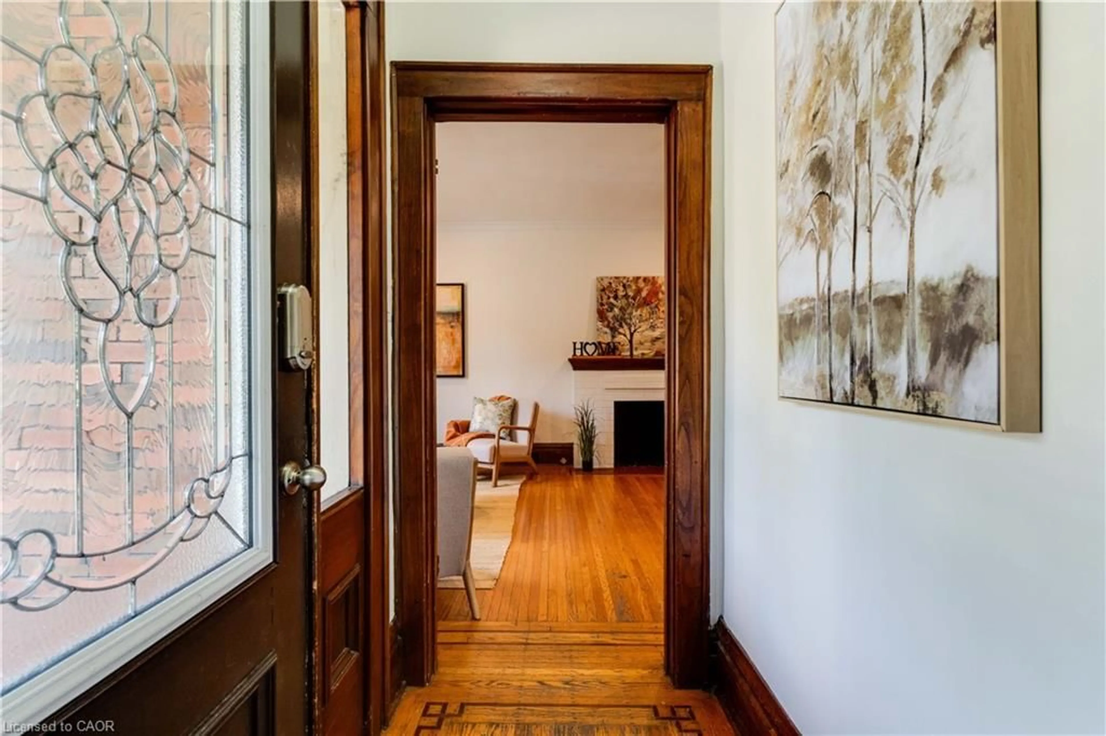 Indoor entryway for 103 Arkell St, Hamilton Ontario L8S 1N6