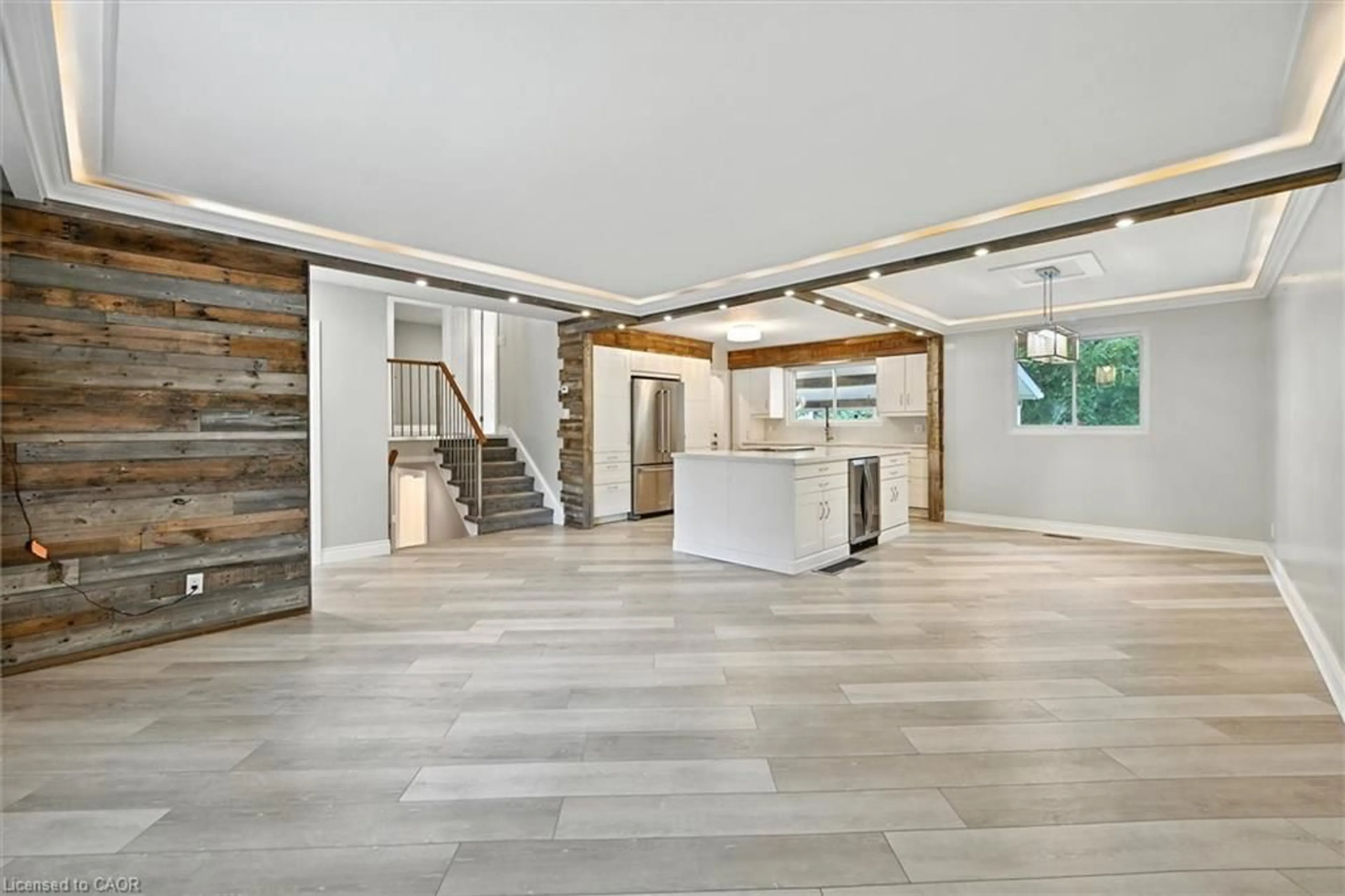 Indoor foyer for 1059 Marley Cres, Burlington Ontario L7T 3S3