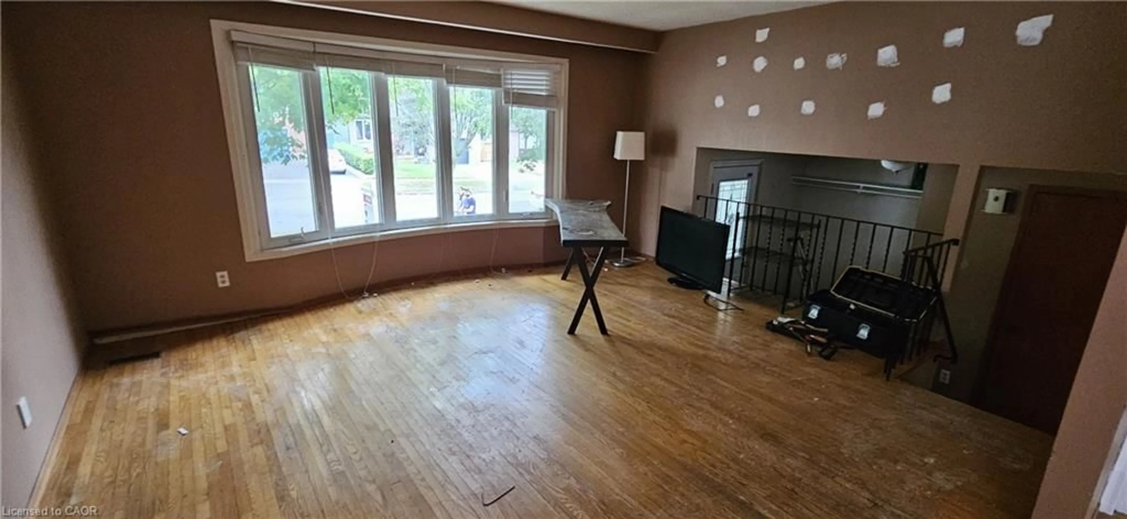 A pic of a room for 143 Brookside Cres, Kitchener Ontario N2N 1H2
