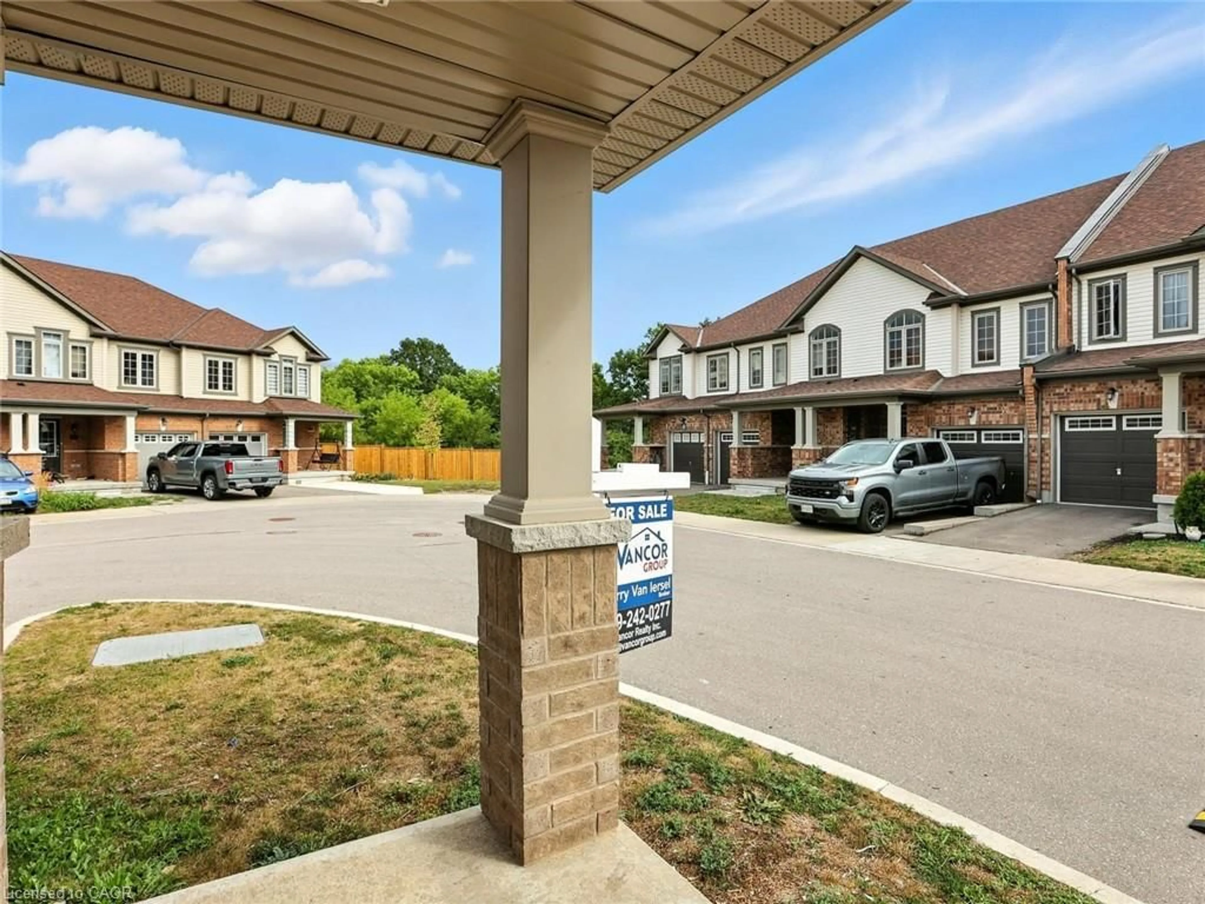 Patio, street for 755 Linden Dr #53, Cambridge Ontario N3H 0E4