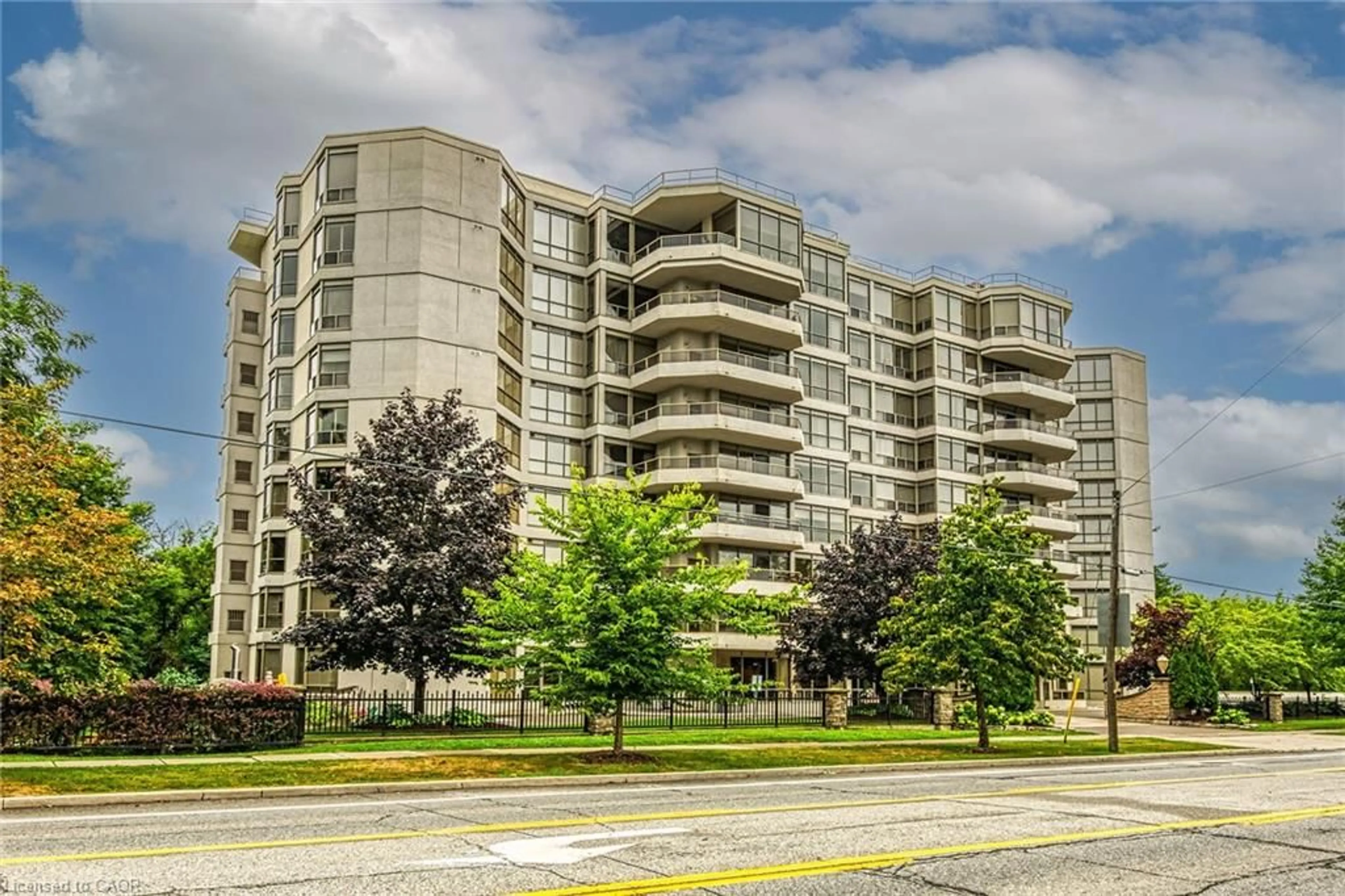 Unknown for 1770 Main St #105, Hamilton Ontario L8S 1H1