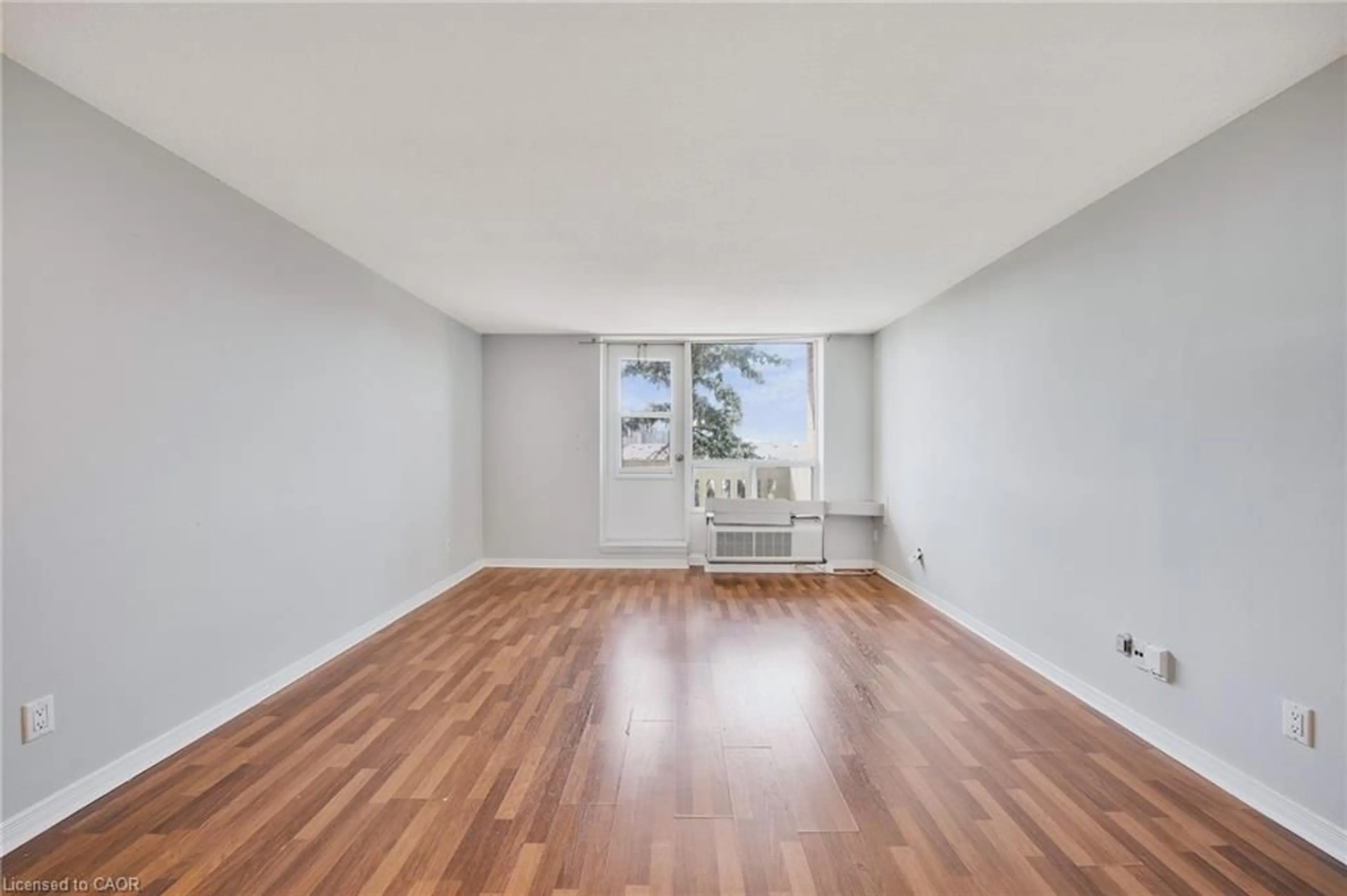 A pic of a room for 6720 Glen Erin Dr #302, Mississauga Ontario L5N 3K8