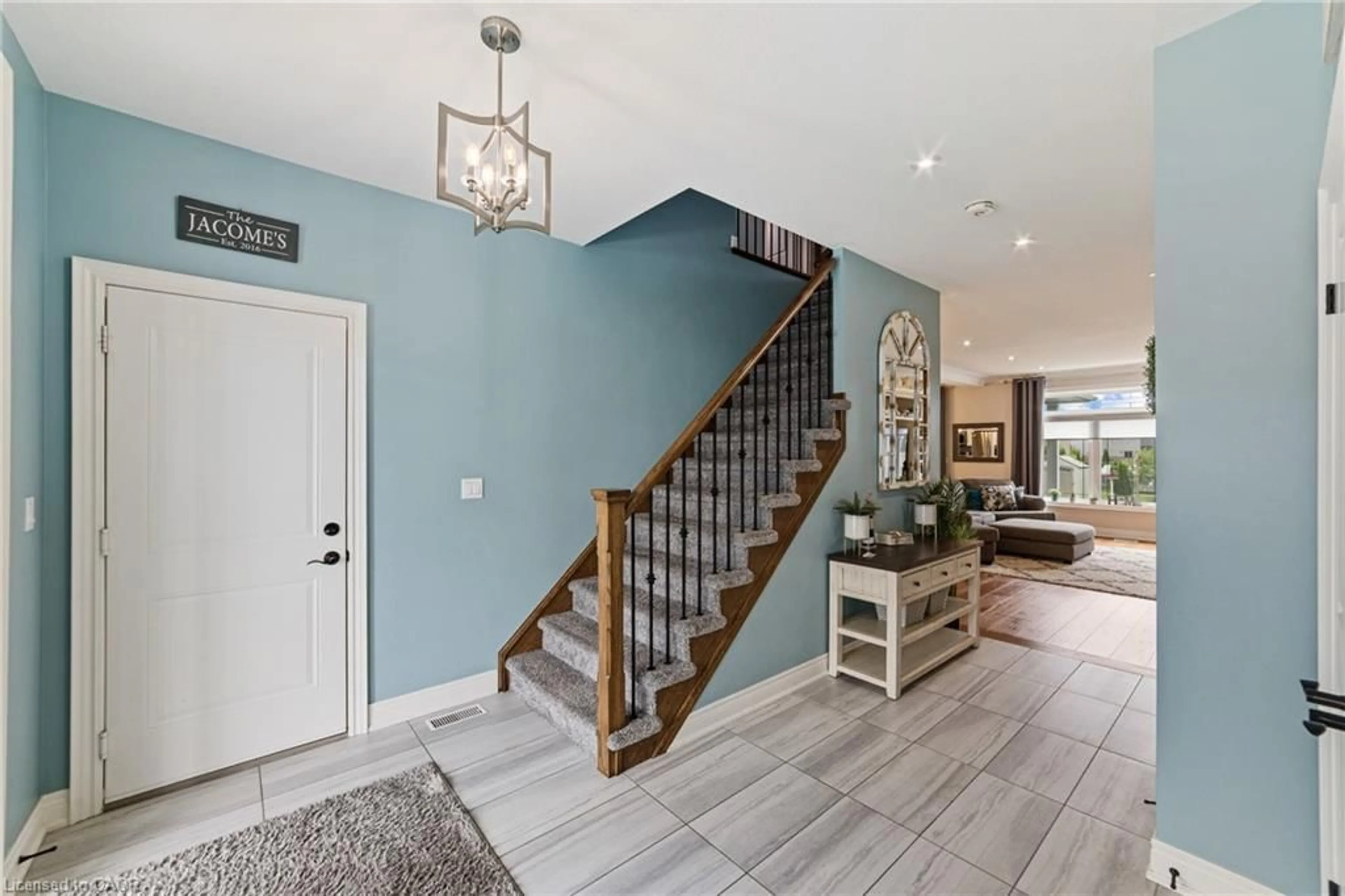 Indoor entryway for 106 Lafayette St, Jarvis Ontario N0A 1J0