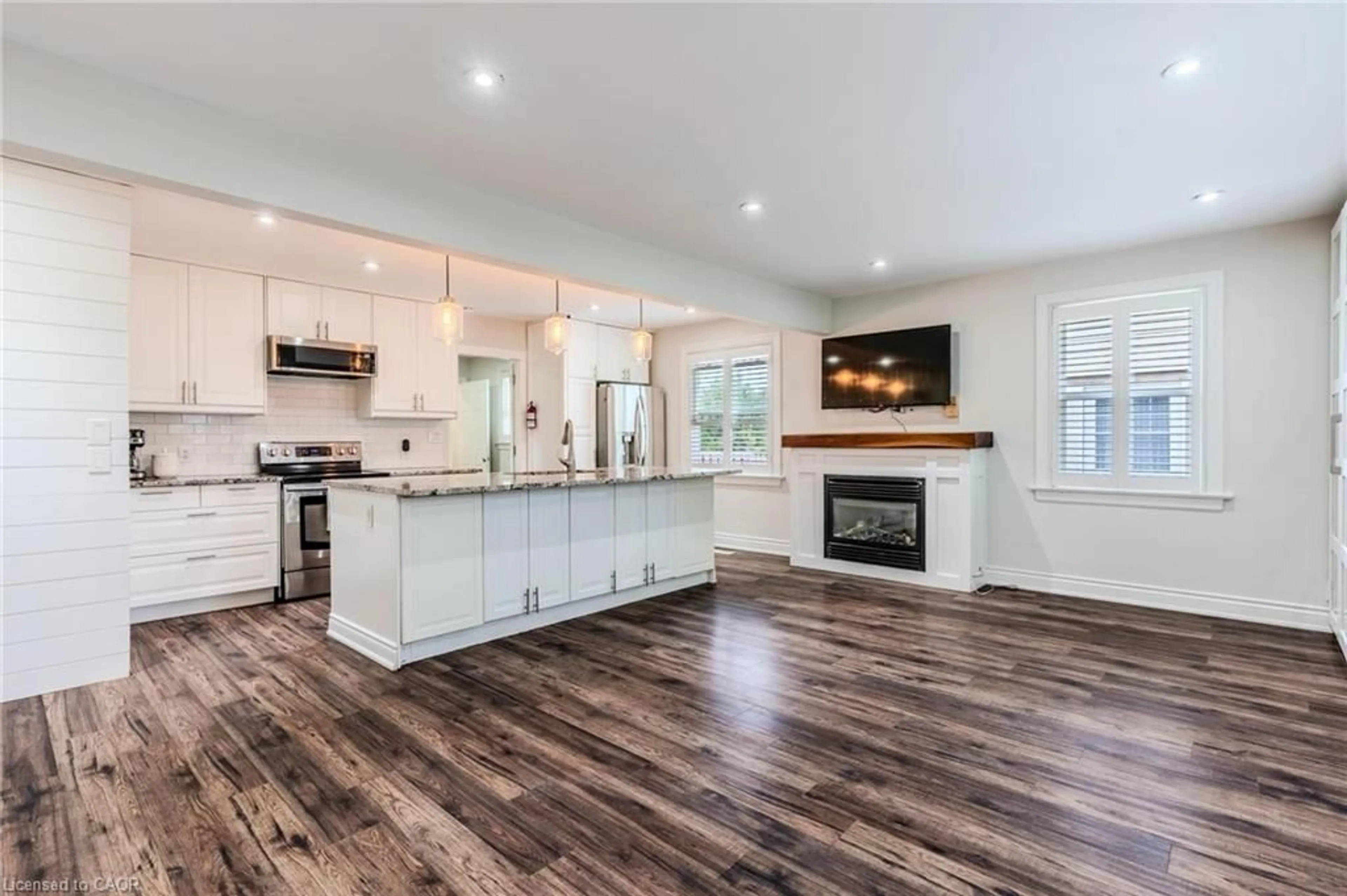 Open concept kitchen, unknown for 6 Sussex Ave, Brantford Ontario N3R 2G6