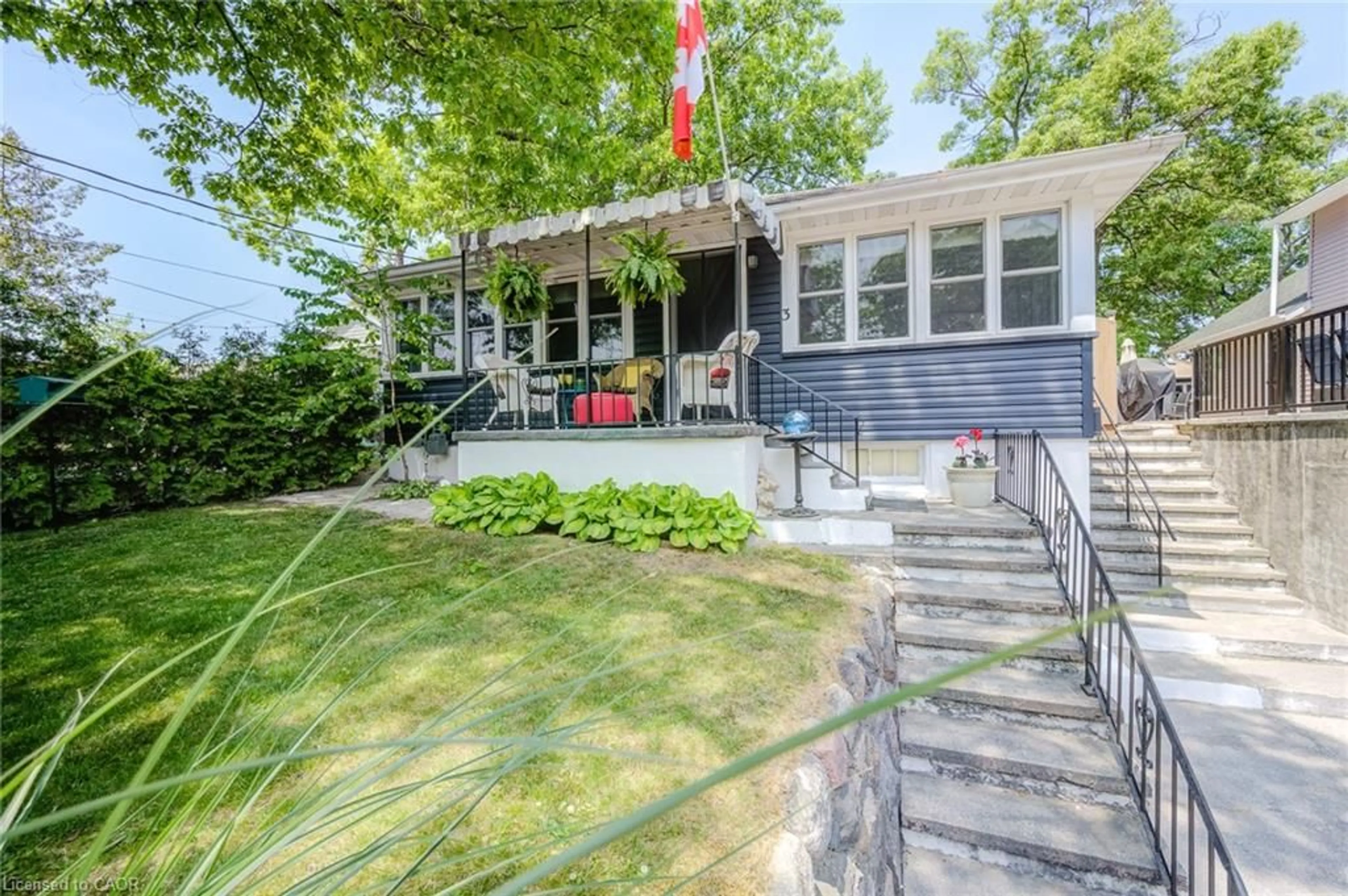 Unknown for 3 Elmwood Ave, Grand Bend Ontario N0M 1T0