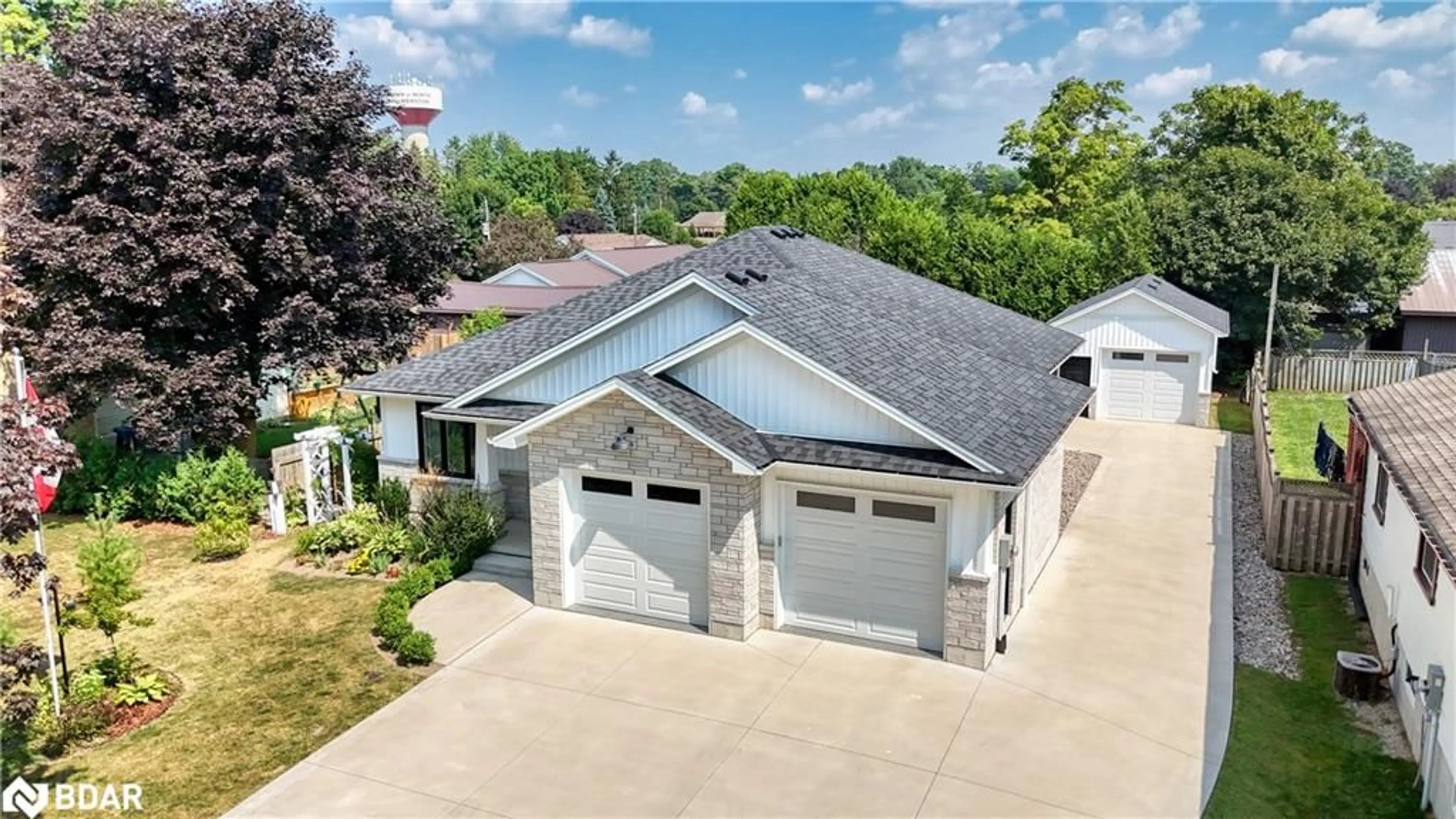 A pic from outside/outdoor area/front of a property/back of a property/a pic from drone, street for 635 King St, Palmerston Ontario N0G 2P0
