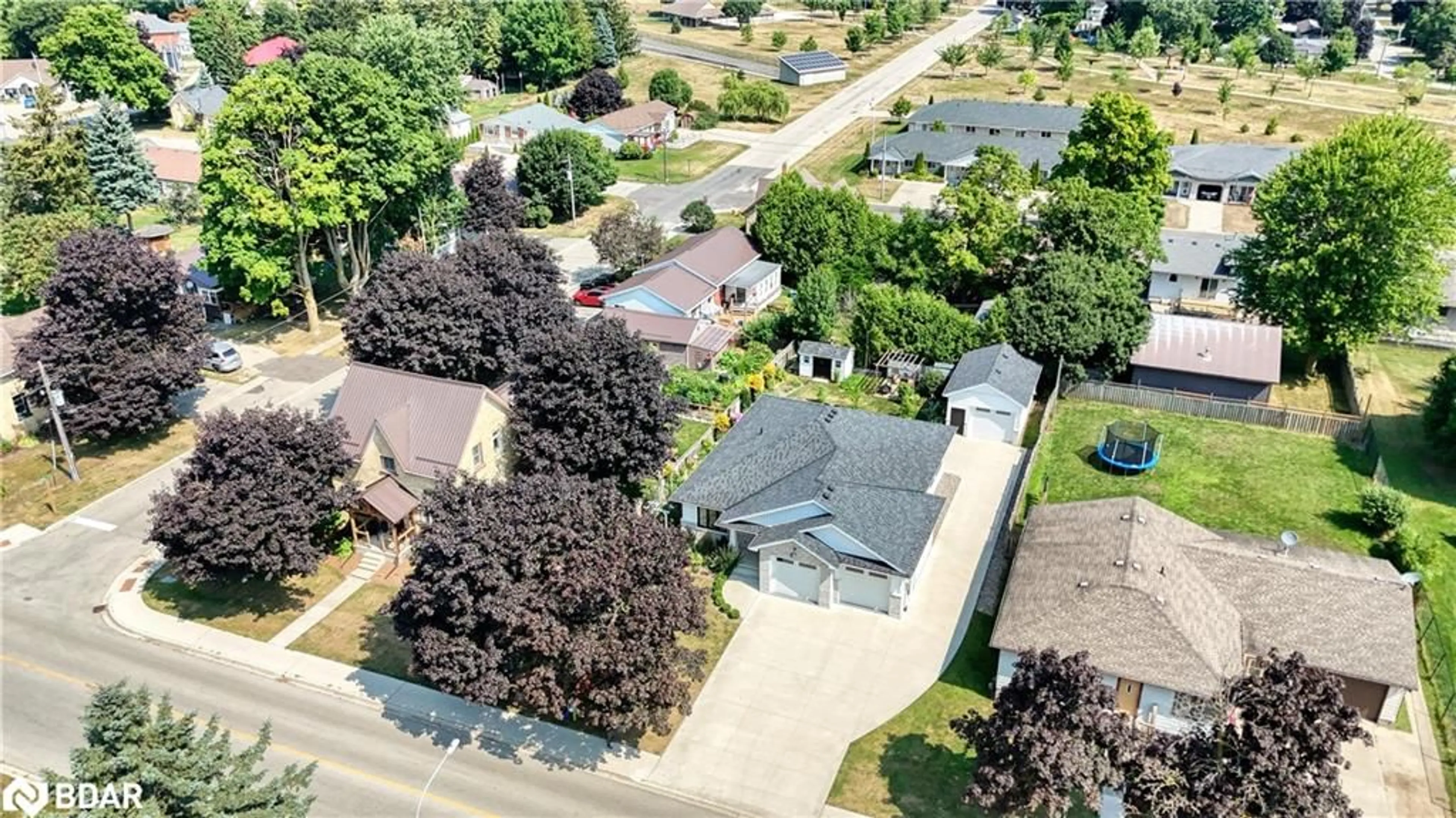 A pic from outside/outdoor area/front of a property/back of a property/a pic from drone, street for 635 King St, Palmerston Ontario N0G 2P0
