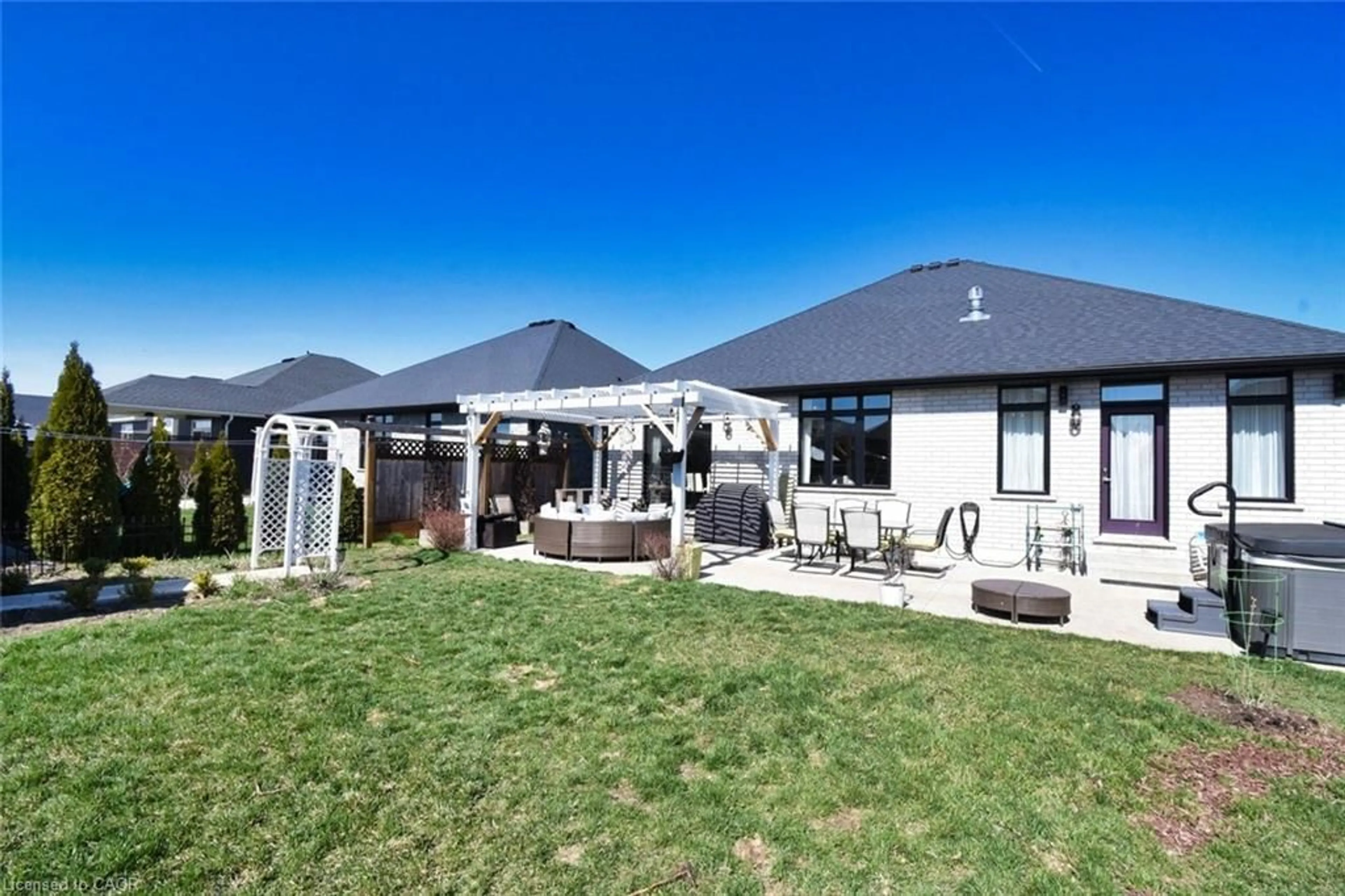 A pic from outside/outdoor area/front of a property/back of a property/a pic from drone, unknown for 80 Backus Dr, Port Rowan Ontario N0E 1M0