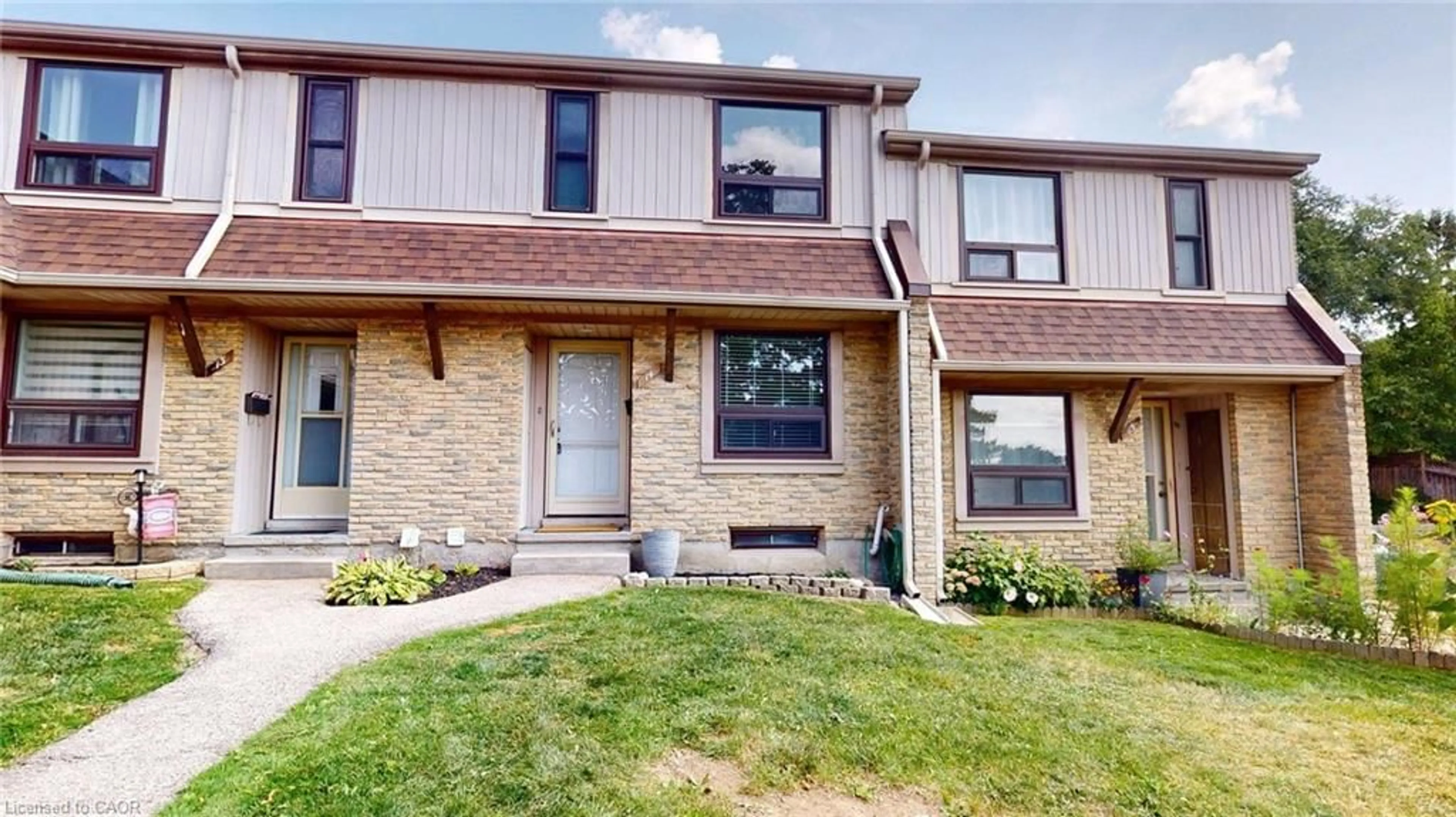 Home with brick exterior material, street for 280 Thaler Ave #14, Kitchener Ontario N2A 1R6