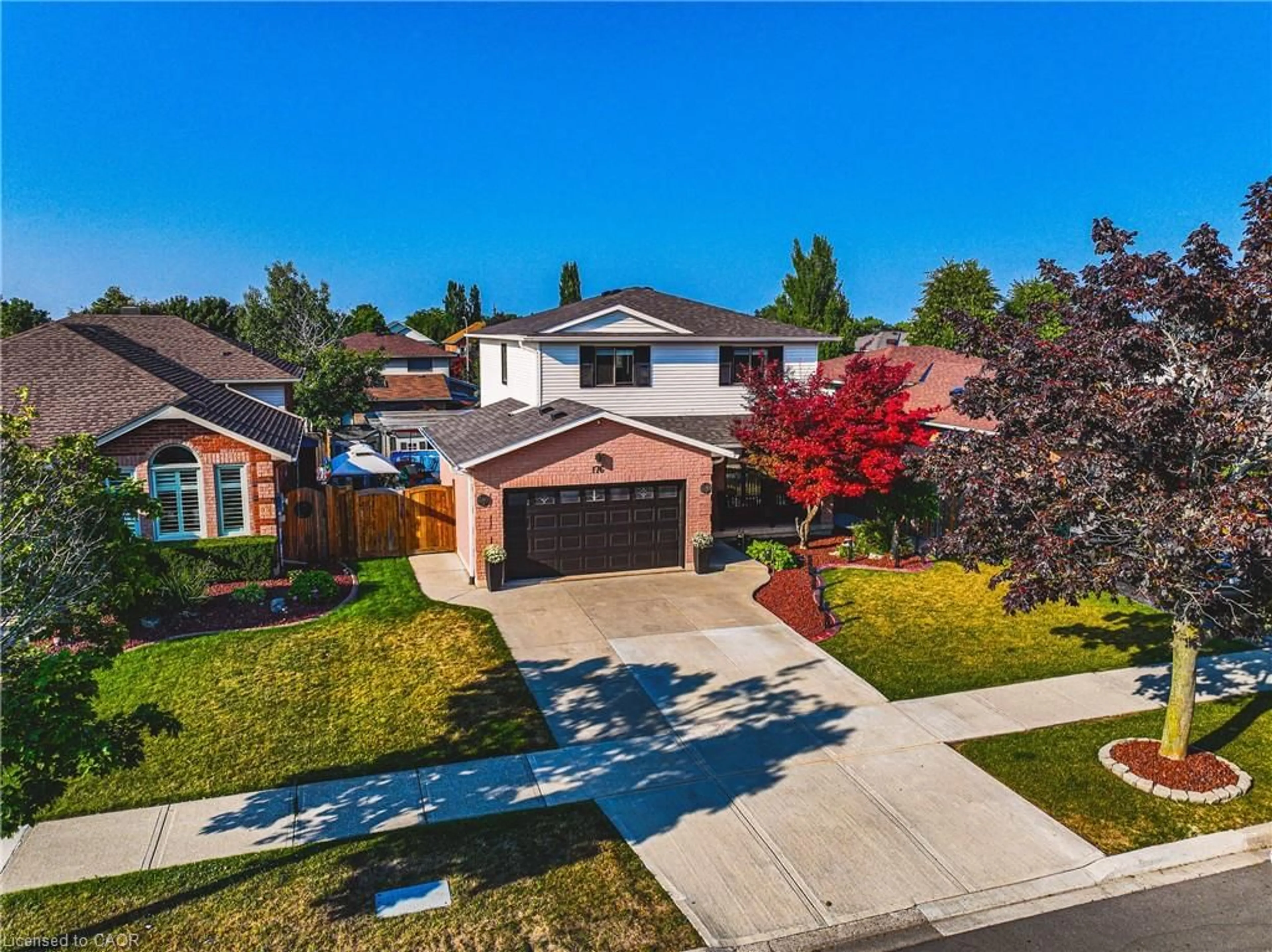 A pic from outside/outdoor area/front of a property/back of a property/a pic from drone, street for 176 Highland Rd, Stoney Creek Ontario L8J 2S6