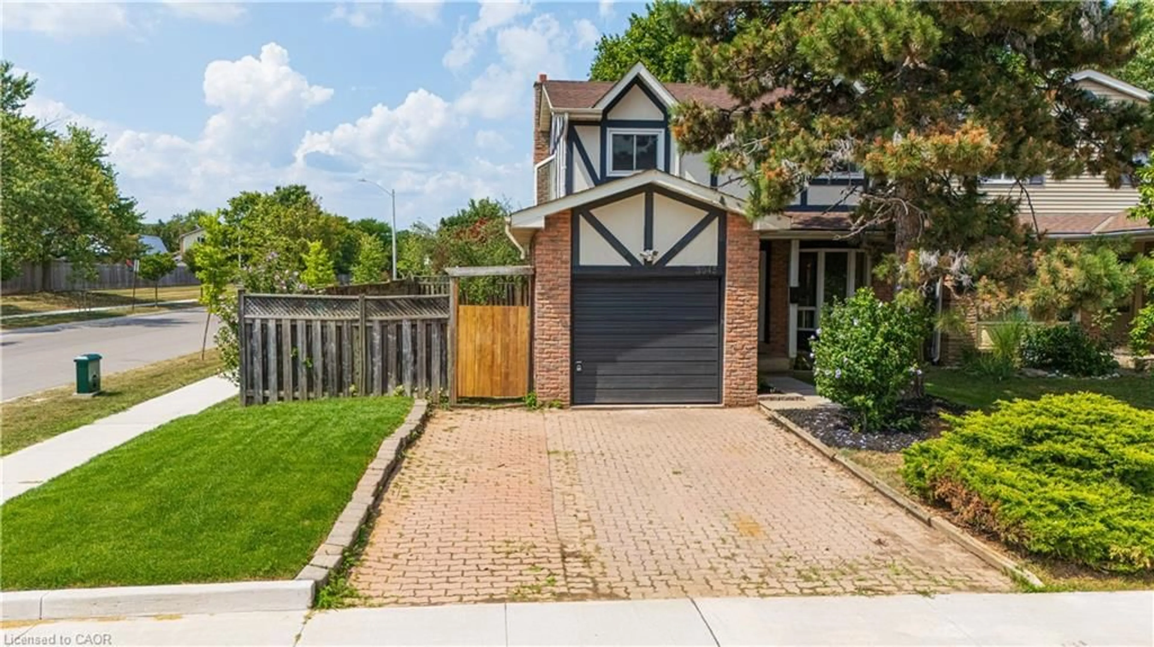 Home with brick exterior material, street for 3045 Driftwood Dr, Burlington Ontario L7M 1X8