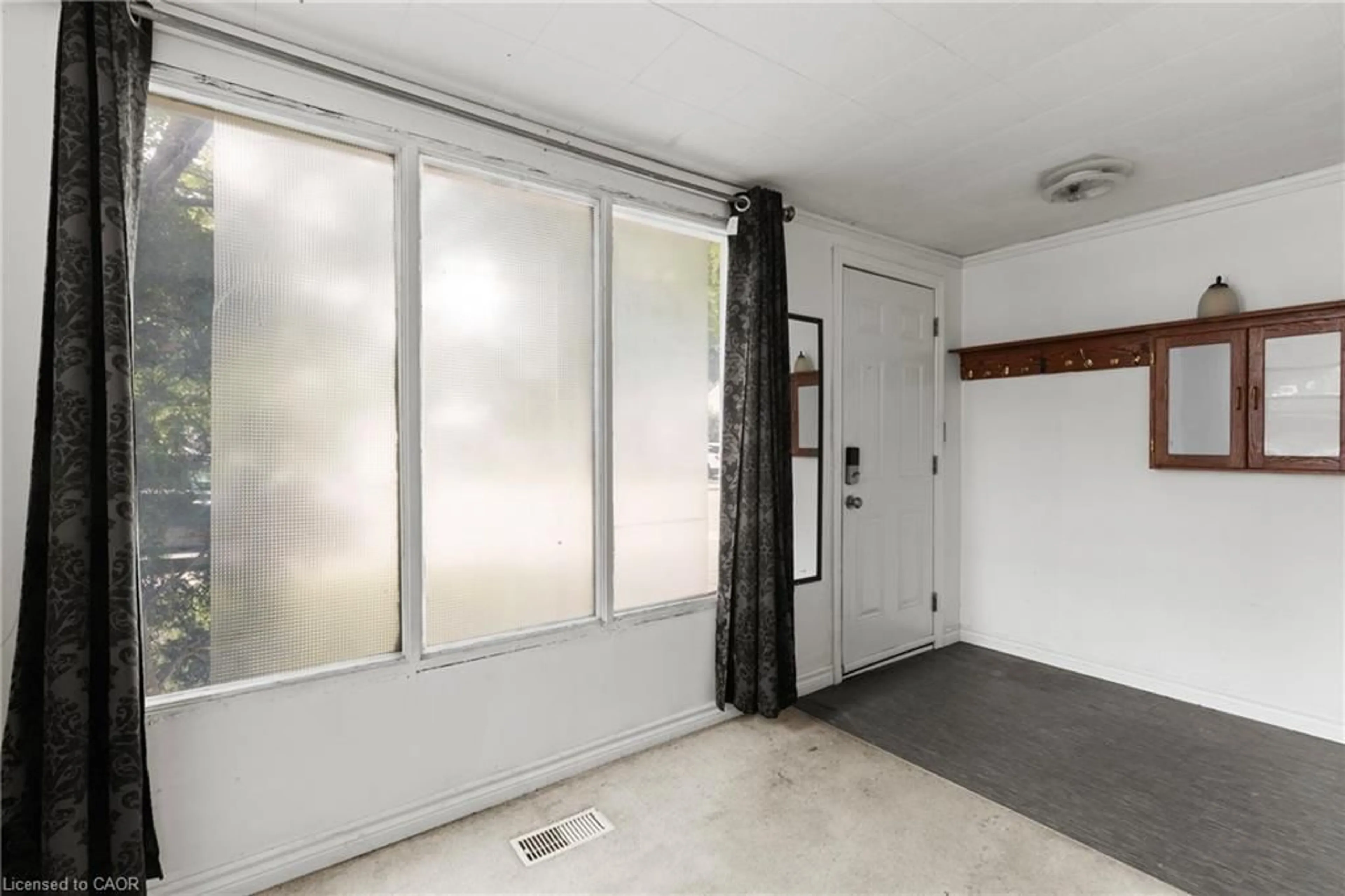Unknown for 223 East 8th St, Hamilton Ontario L9A 3L7